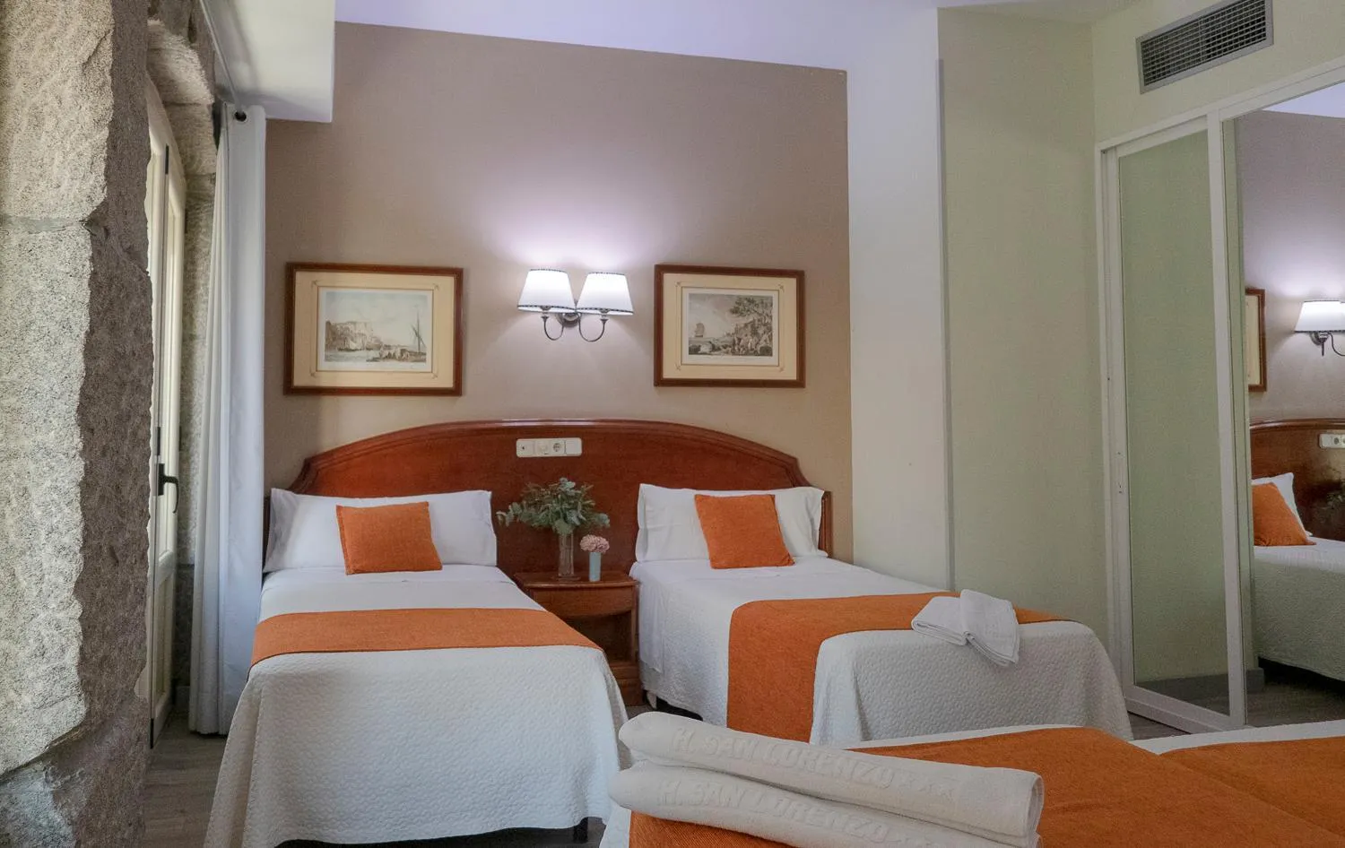 Photo of the whole room, Bed in Hostal San Lorenzo