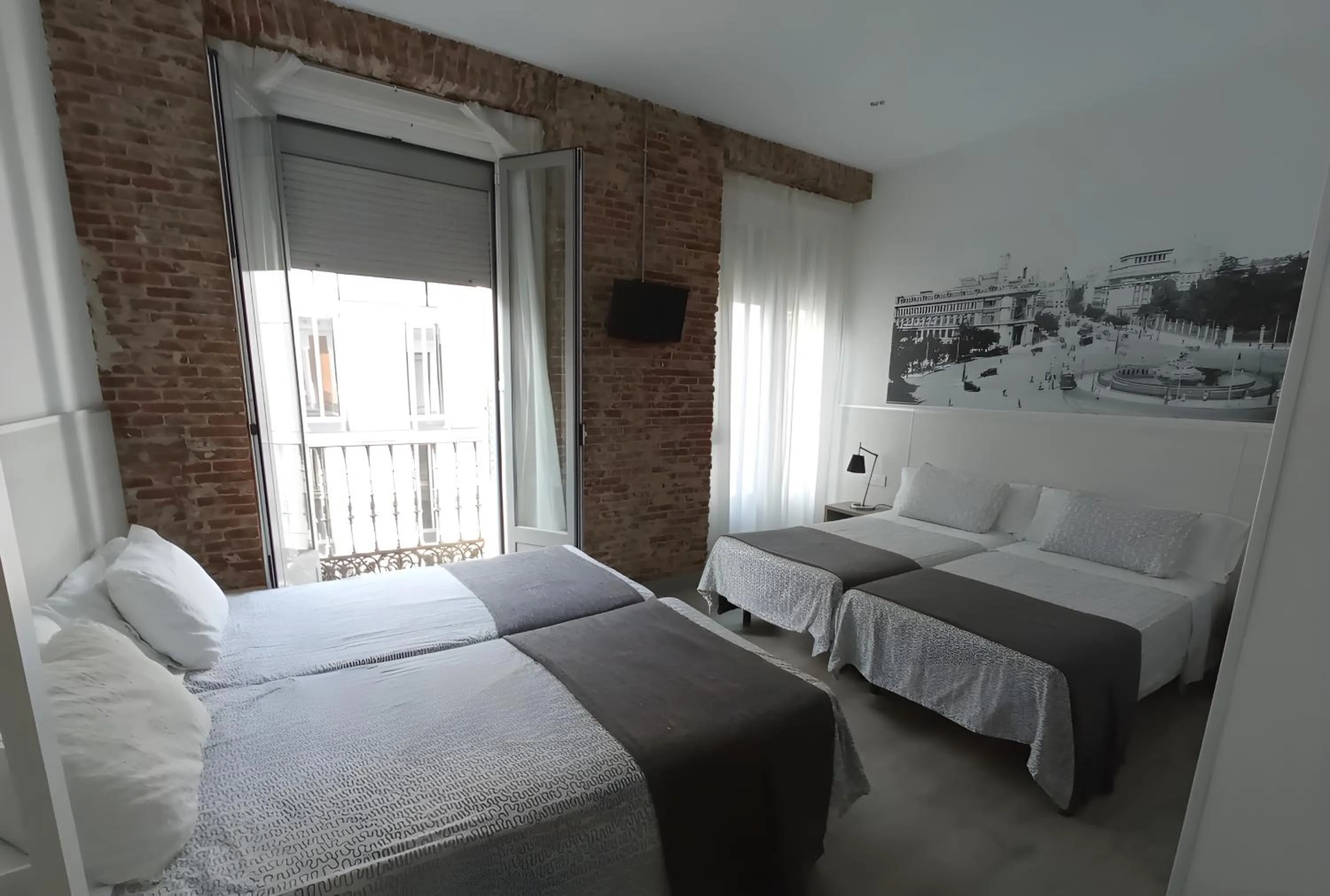 Photo of the whole room, Bed in Hostal San Lorenzo