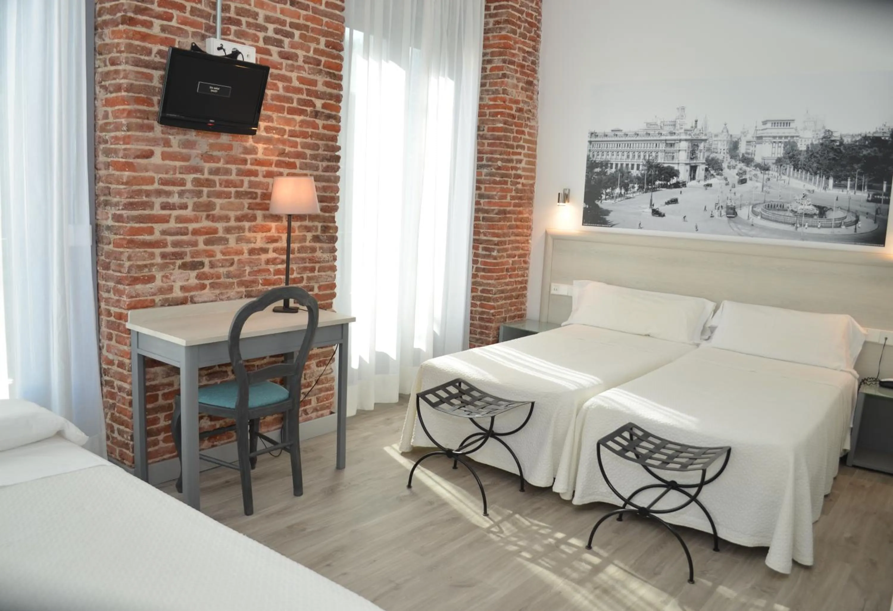 Photo of the whole room, Bed in Hostal San Lorenzo