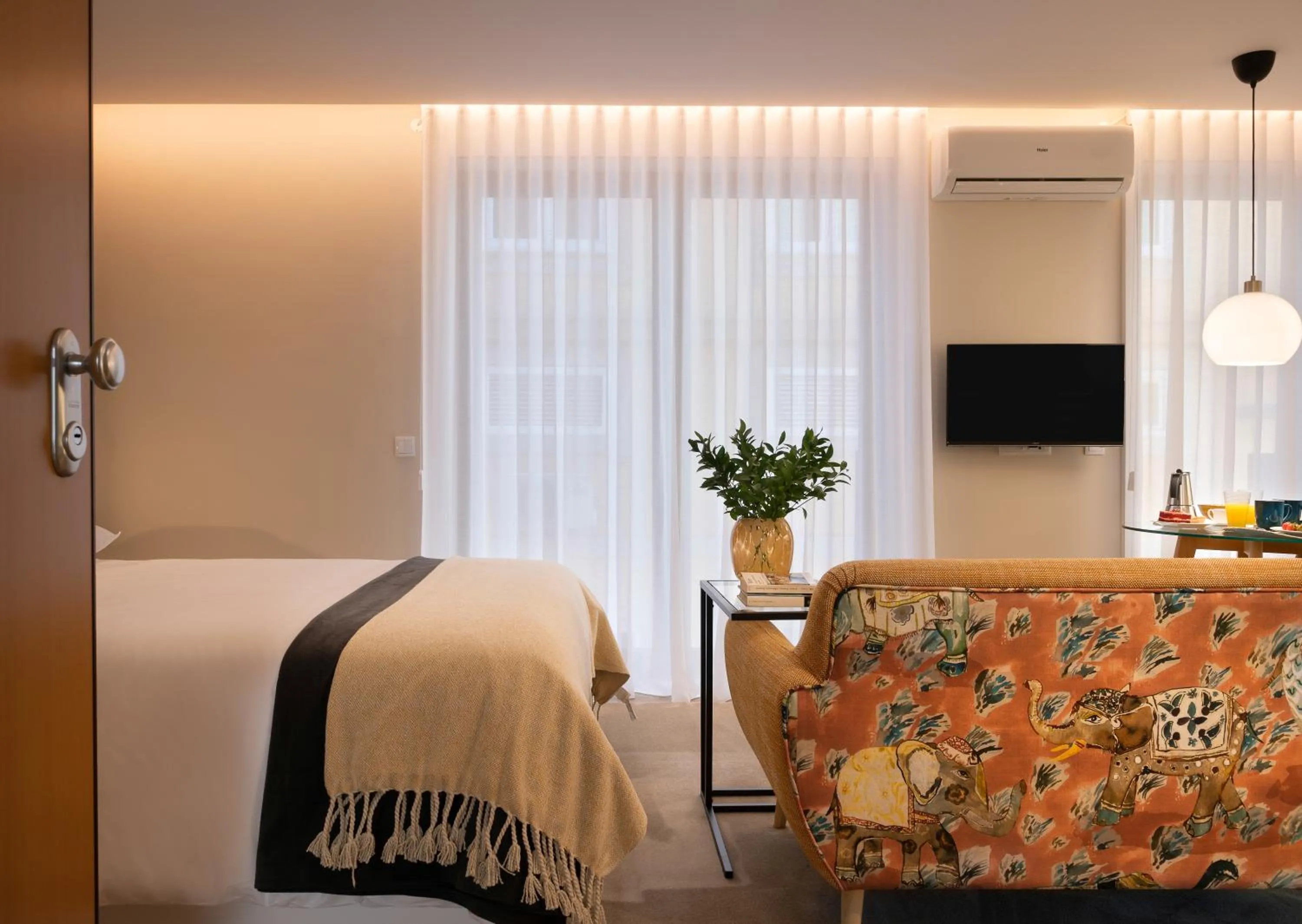 Bed in Wanderlust, by Bolhão Residences