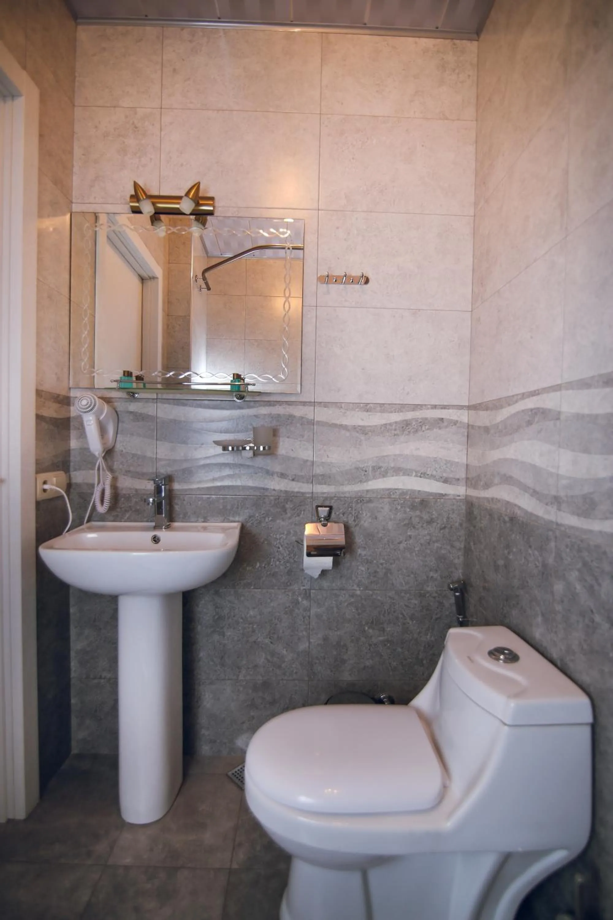 Bathroom in Hotel Kera