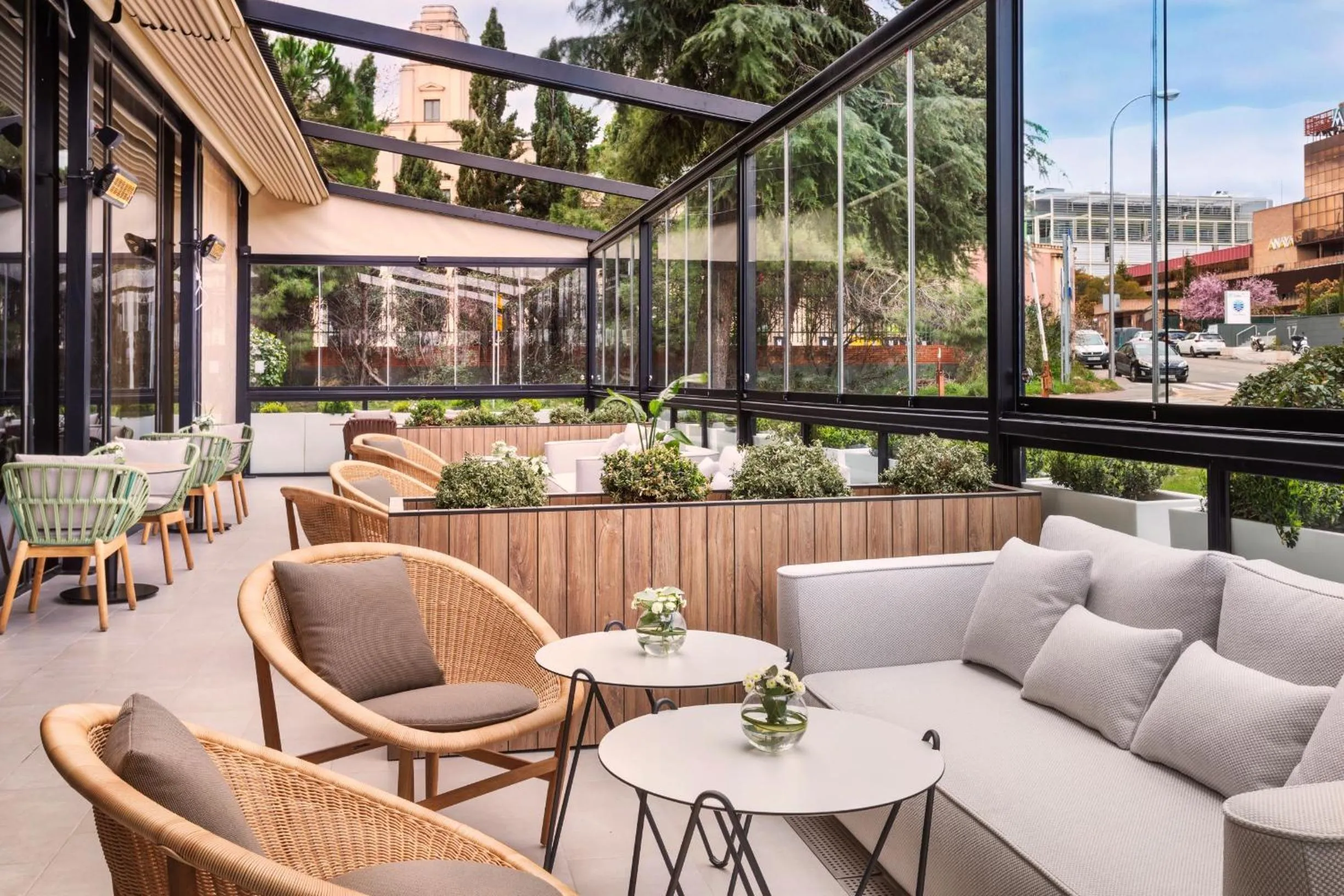 Restaurant/places to eat in Melia Avenida de America