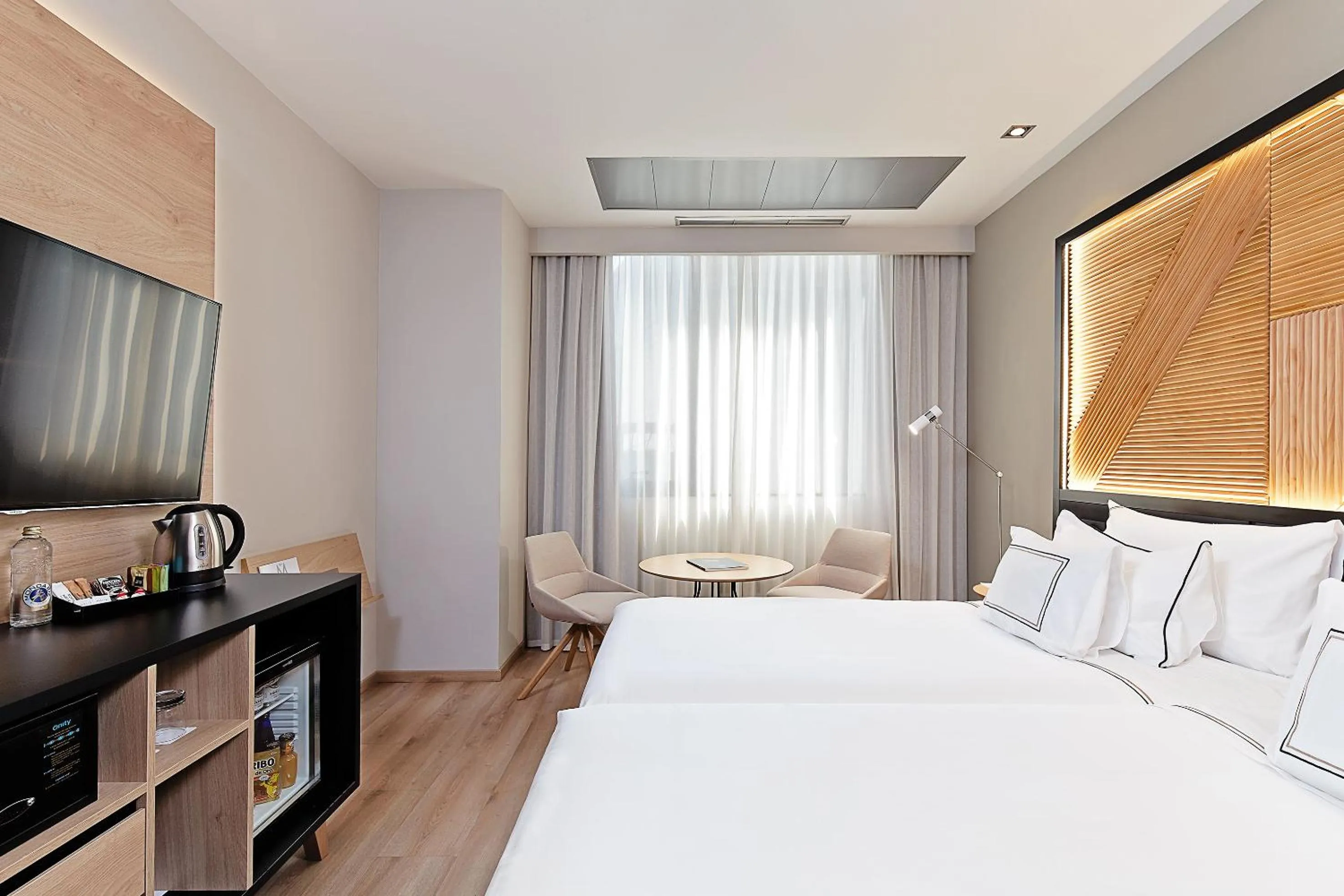 Photo of the whole room, Bed in Melia Avenida de America