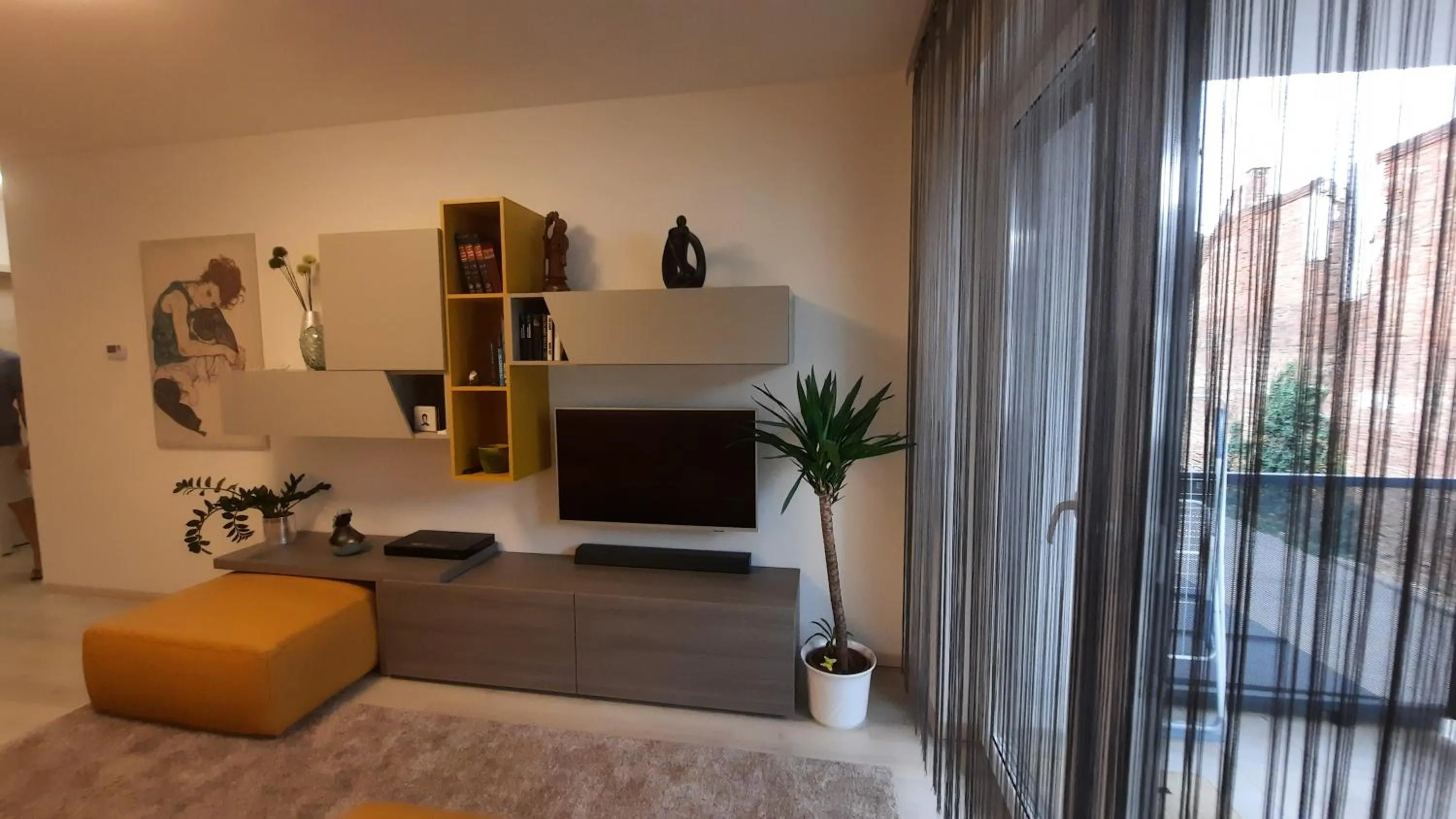 DISZTINGVÁLT Apartman, free garage