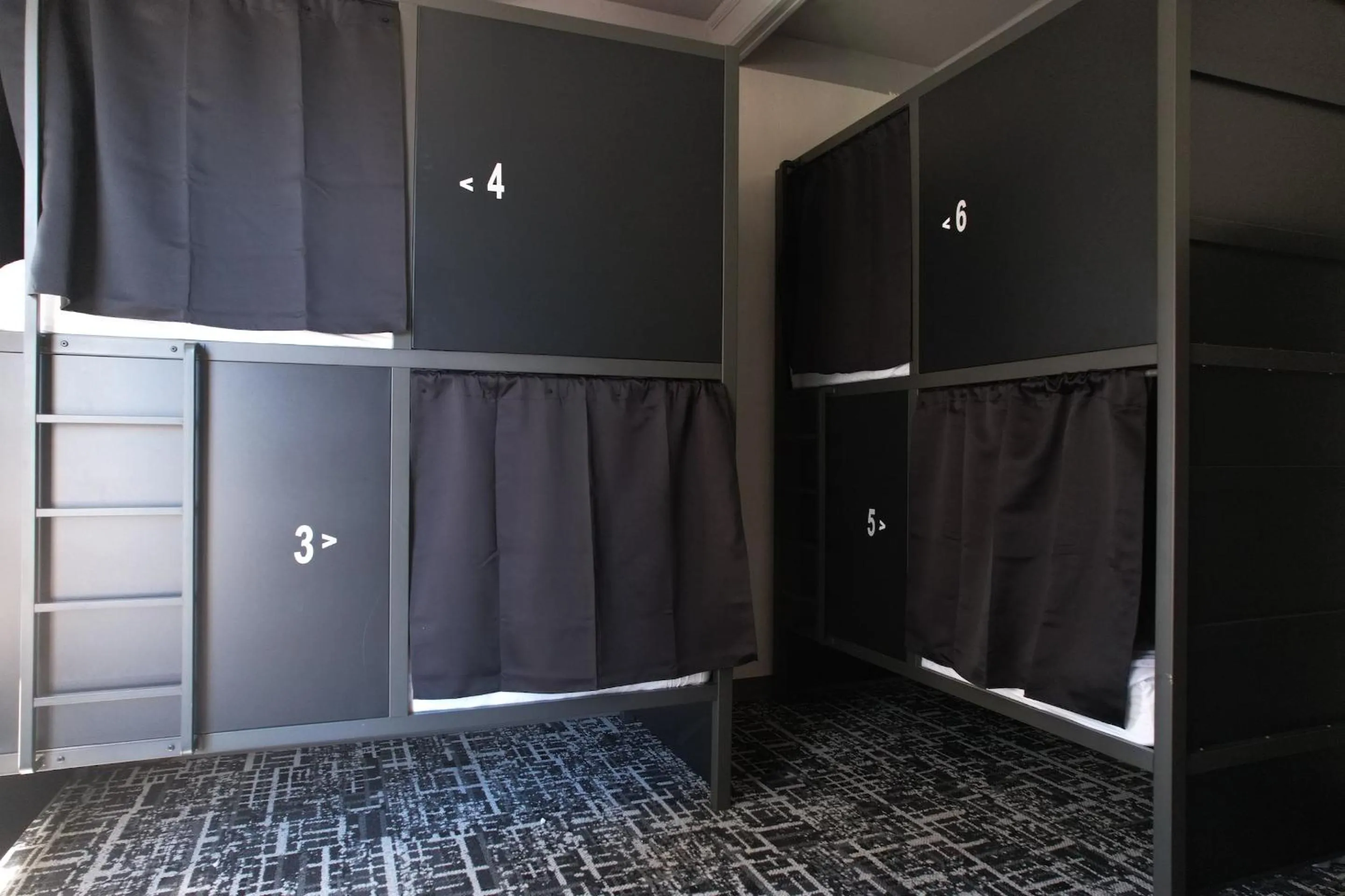 Photo of the whole room in Chapter San Francisco