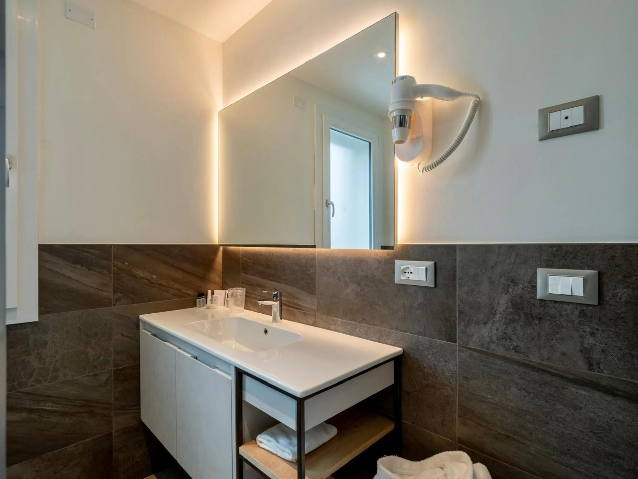 Bathroom in Venice Green Residence