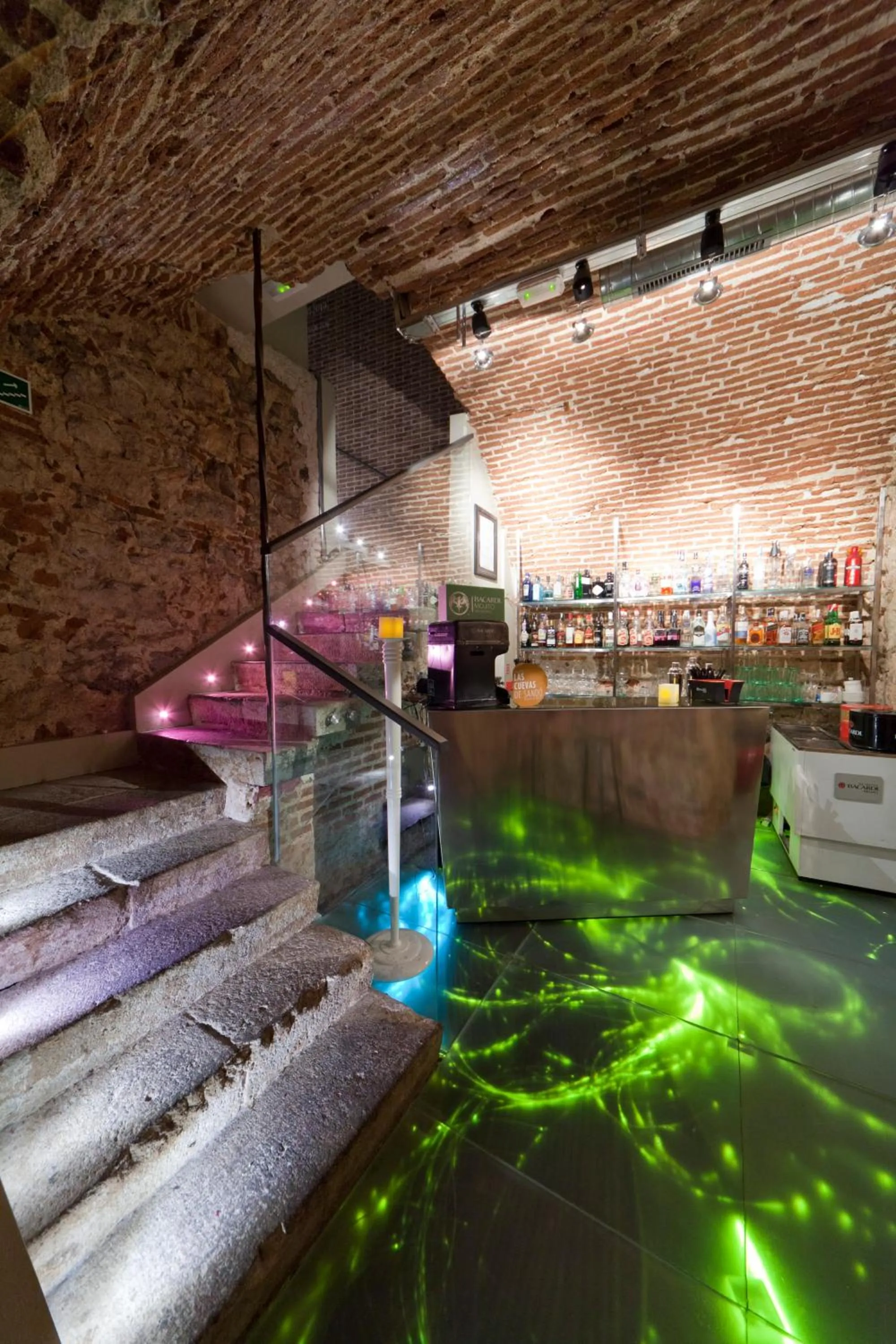 Nightclub / DJ in Inhala Hotel Garden