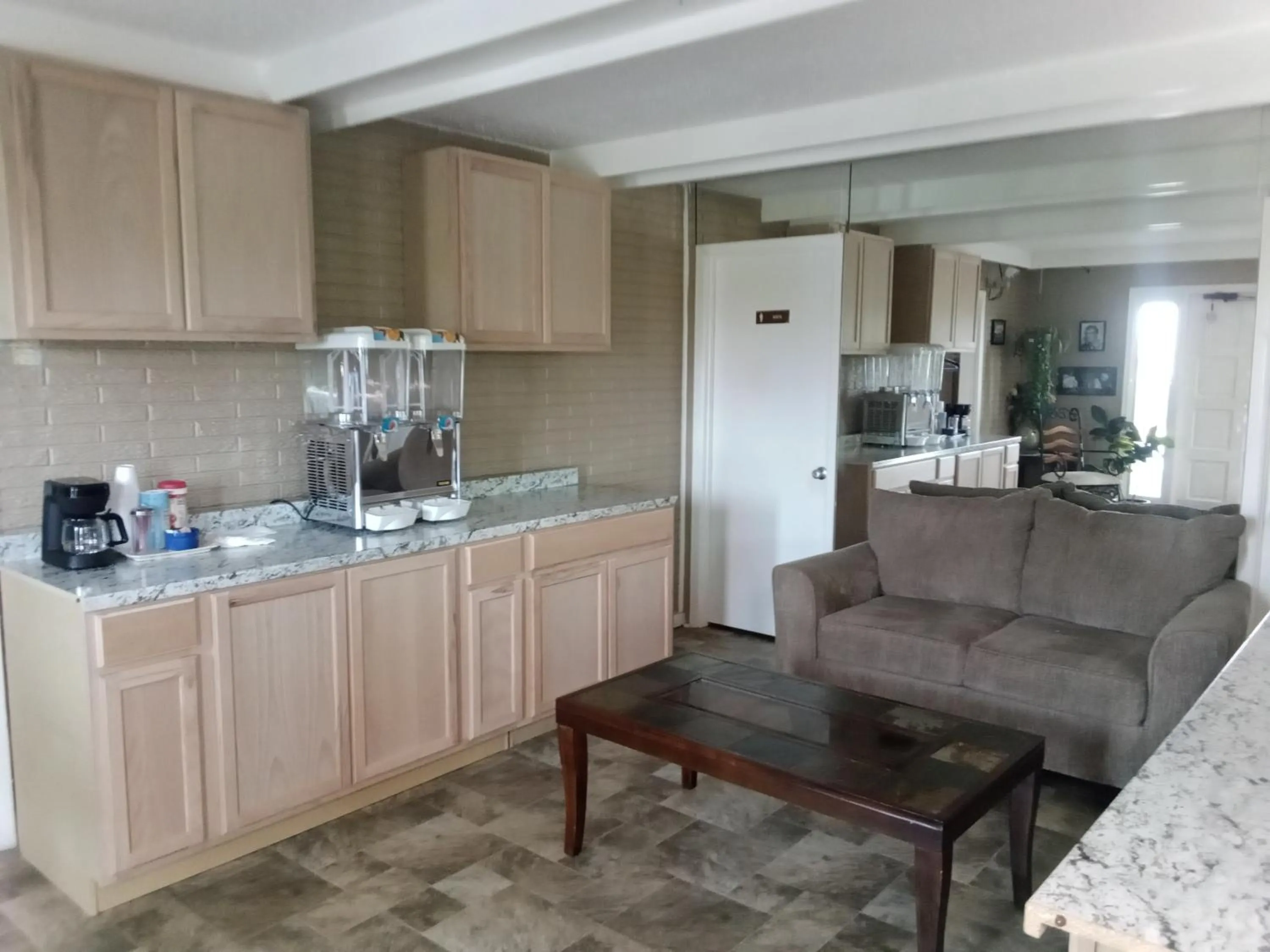 Breakfast in Towne inn