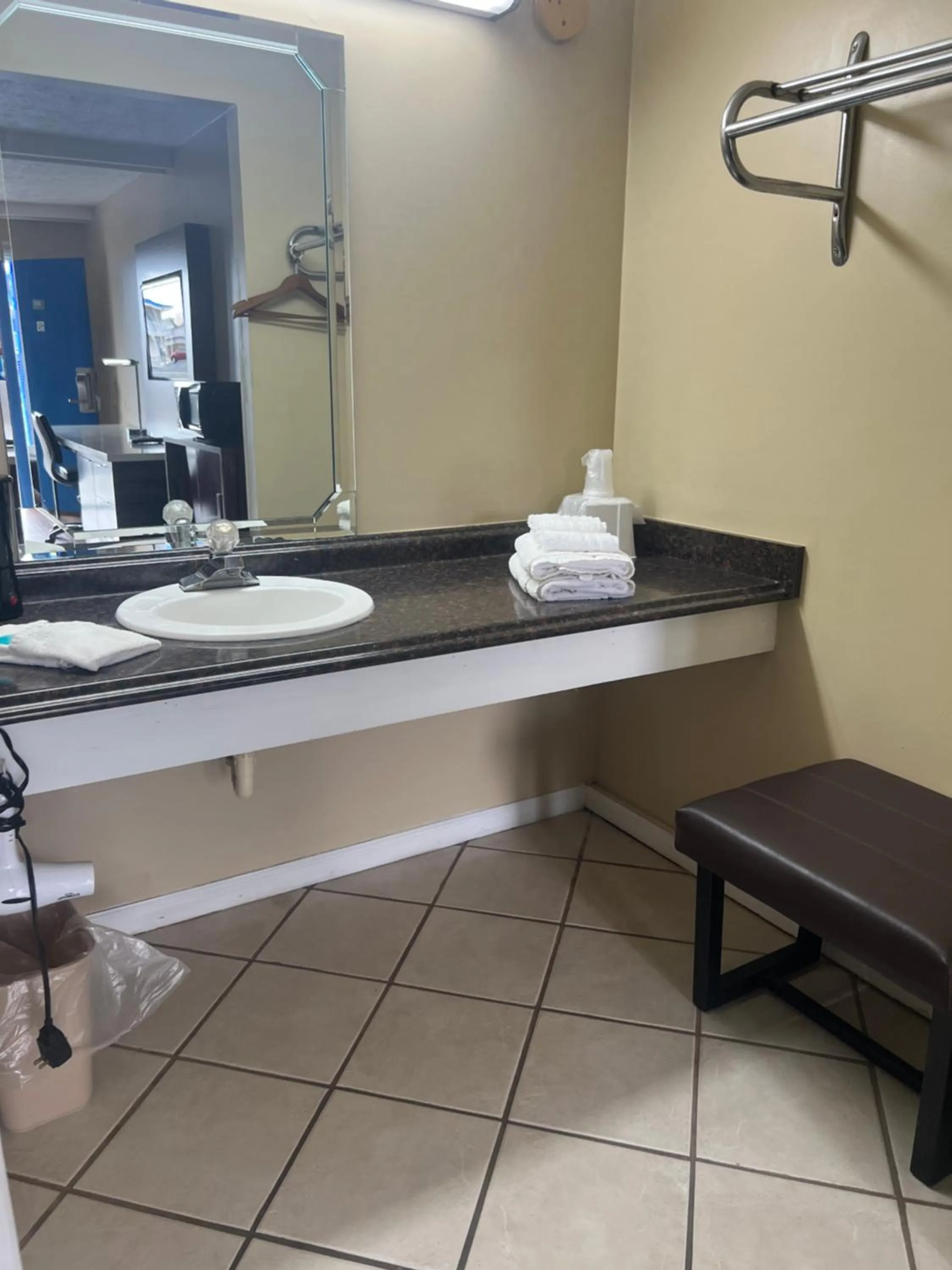 Bathroom in Towne inn