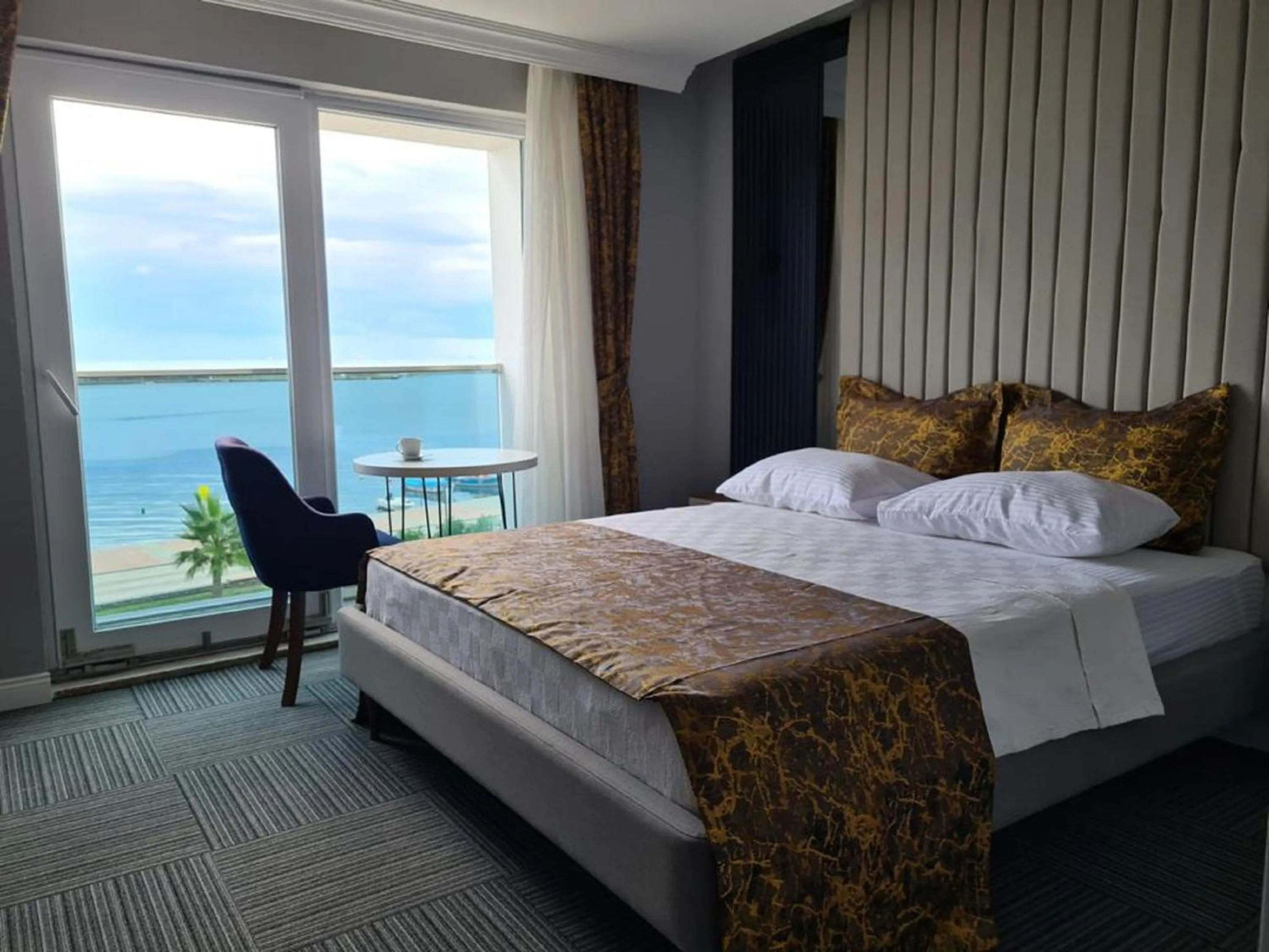 Natural landscape, Bed in Çepni's HOTEL