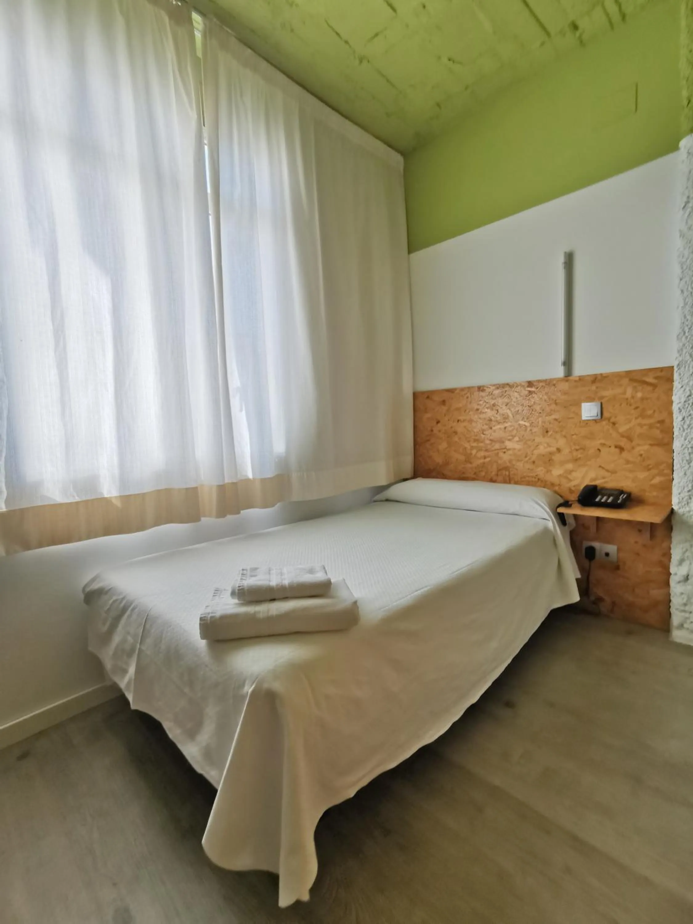 Bedroom, Bed in La Posada de El Chaflán