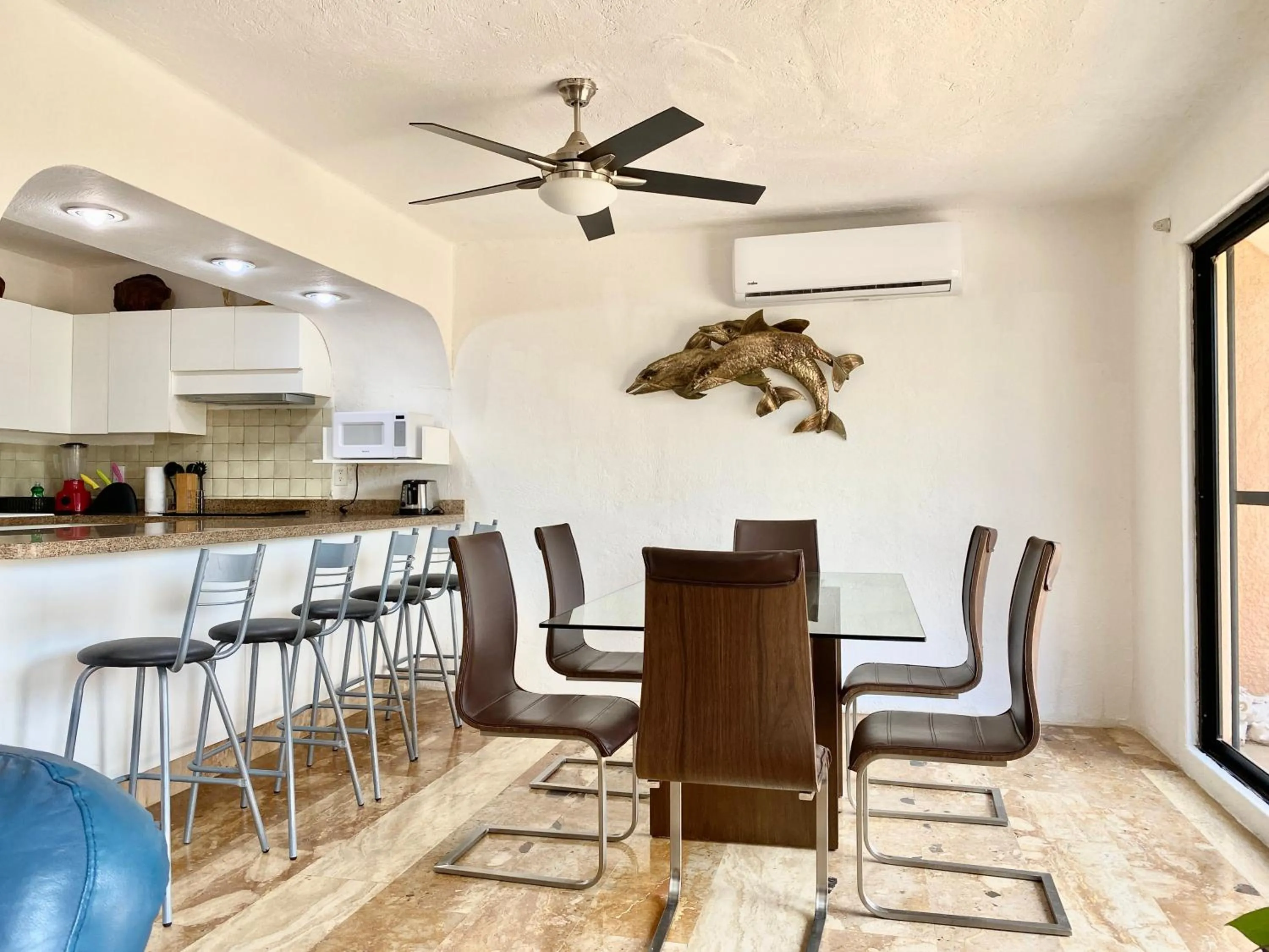 Dining area in Villas Tropical By Andiani