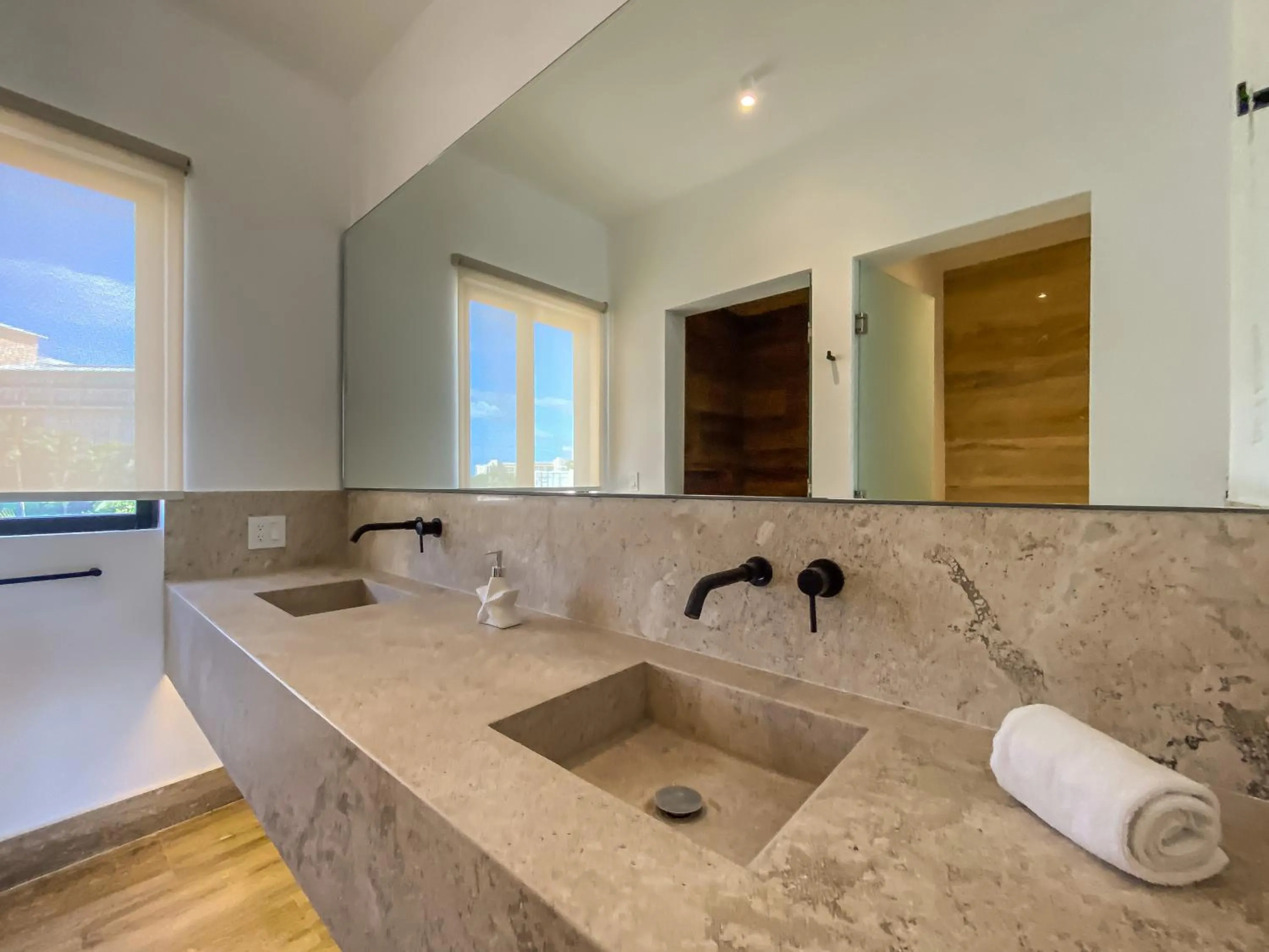 Bathroom in Villas Tropical By Andiani