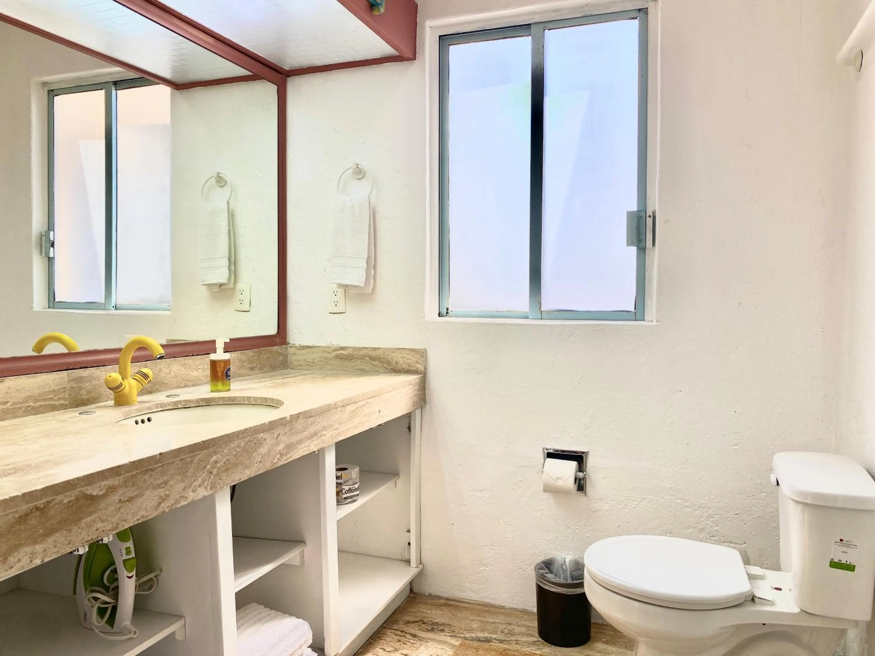 Bathroom in Villas Tropical By Andiani