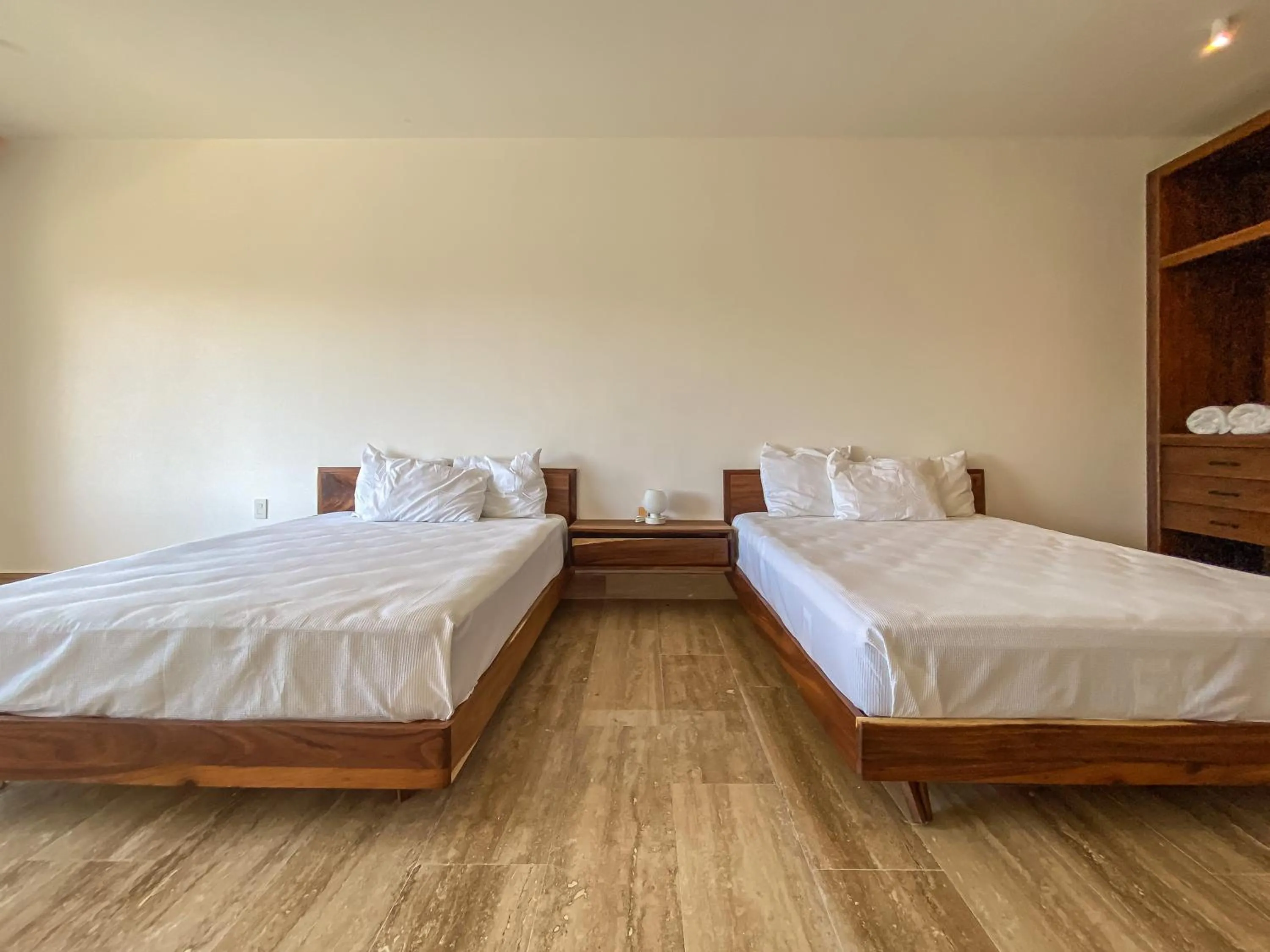 Bedroom, Bed in Villas Tropical By Andiani