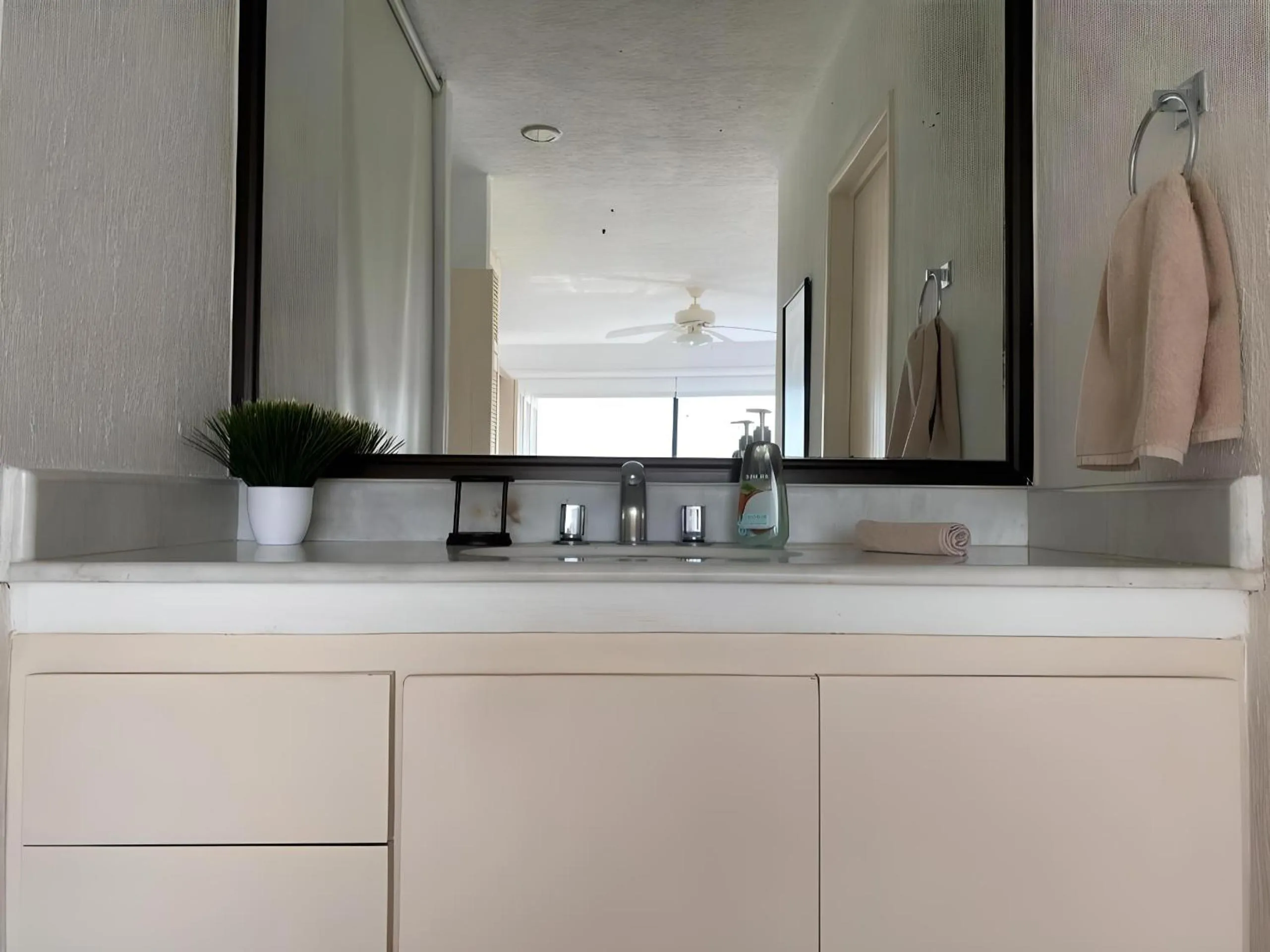 Bathroom in Villas Tropical By Andiani