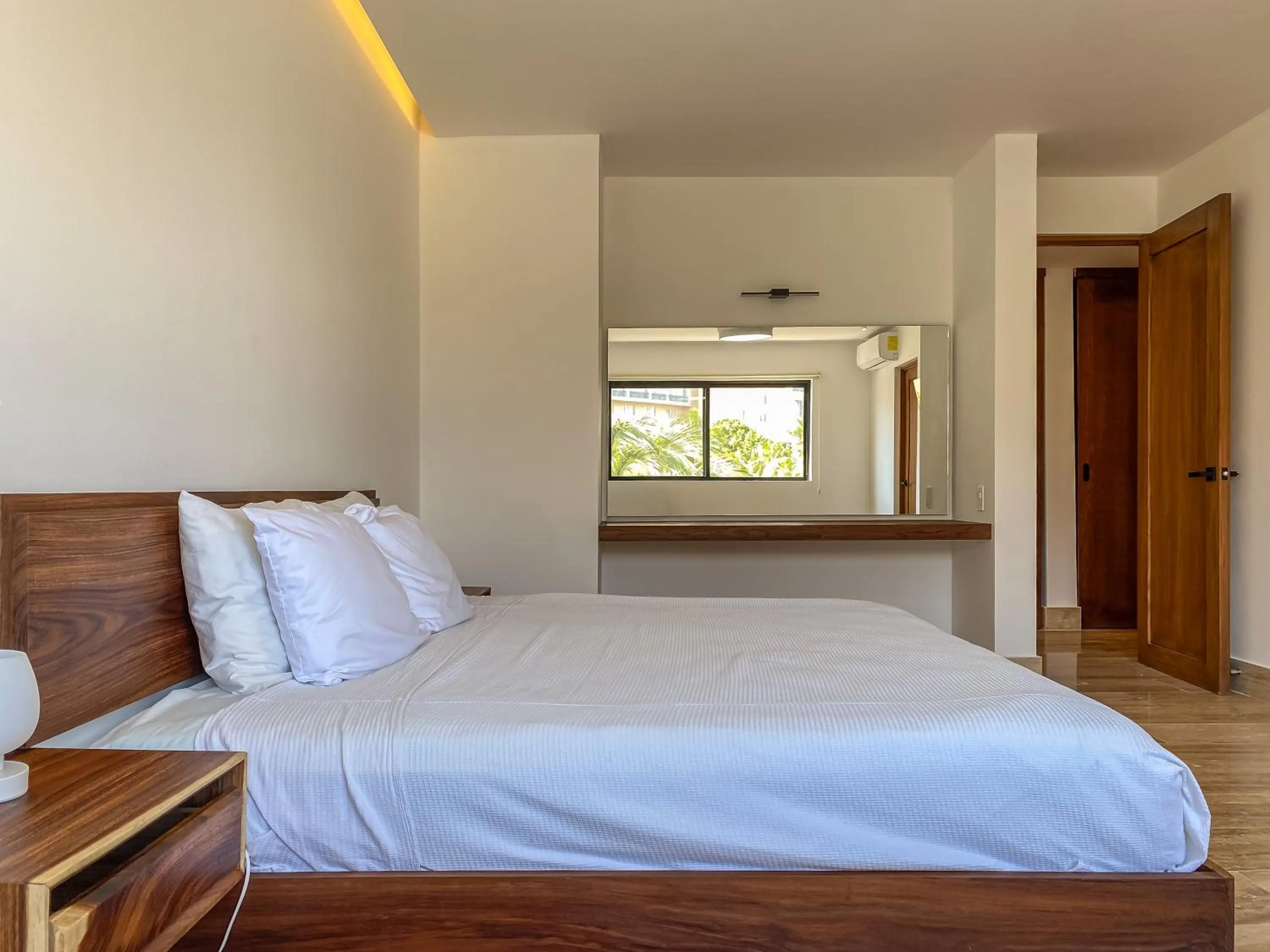 Bedroom, Bed in Villas Tropical By Andiani