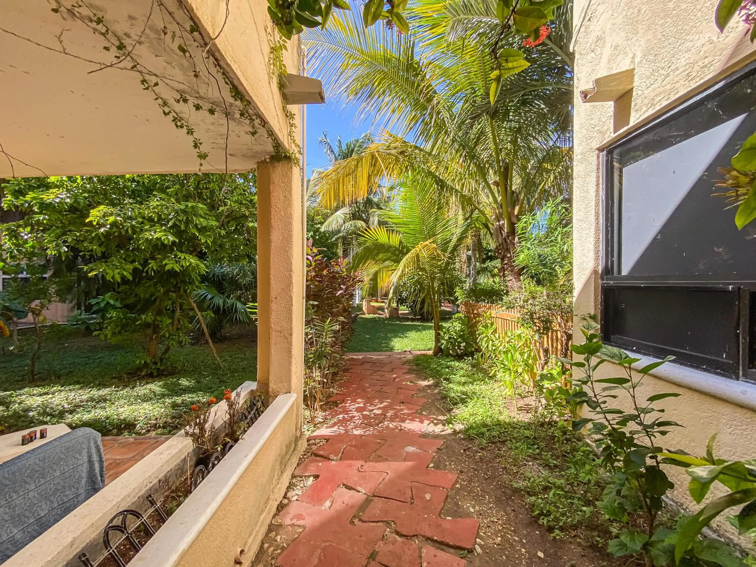 Garden in Villas Tropical By Andiani