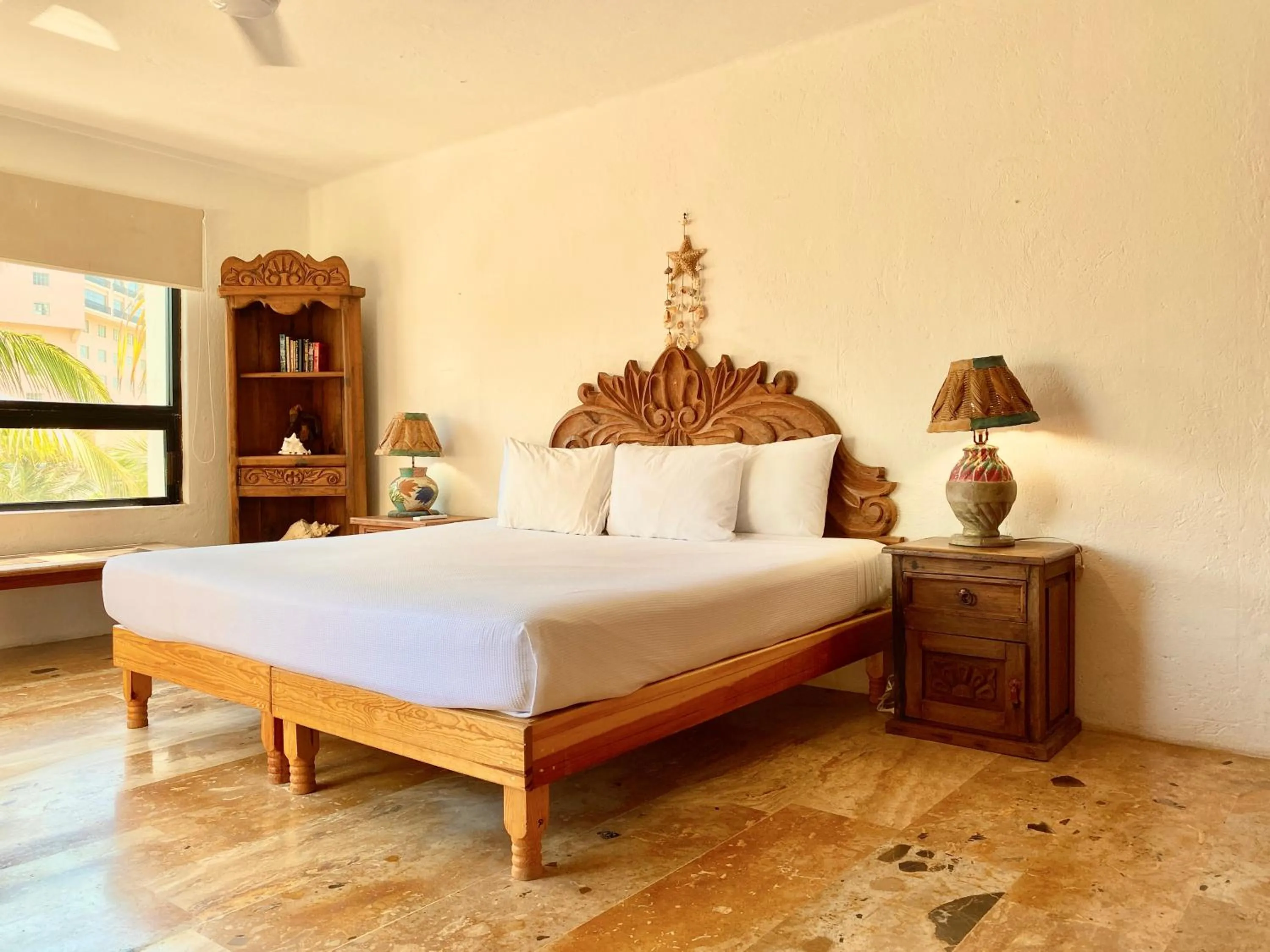 Bedroom, Bed in Villas Tropical By Andiani