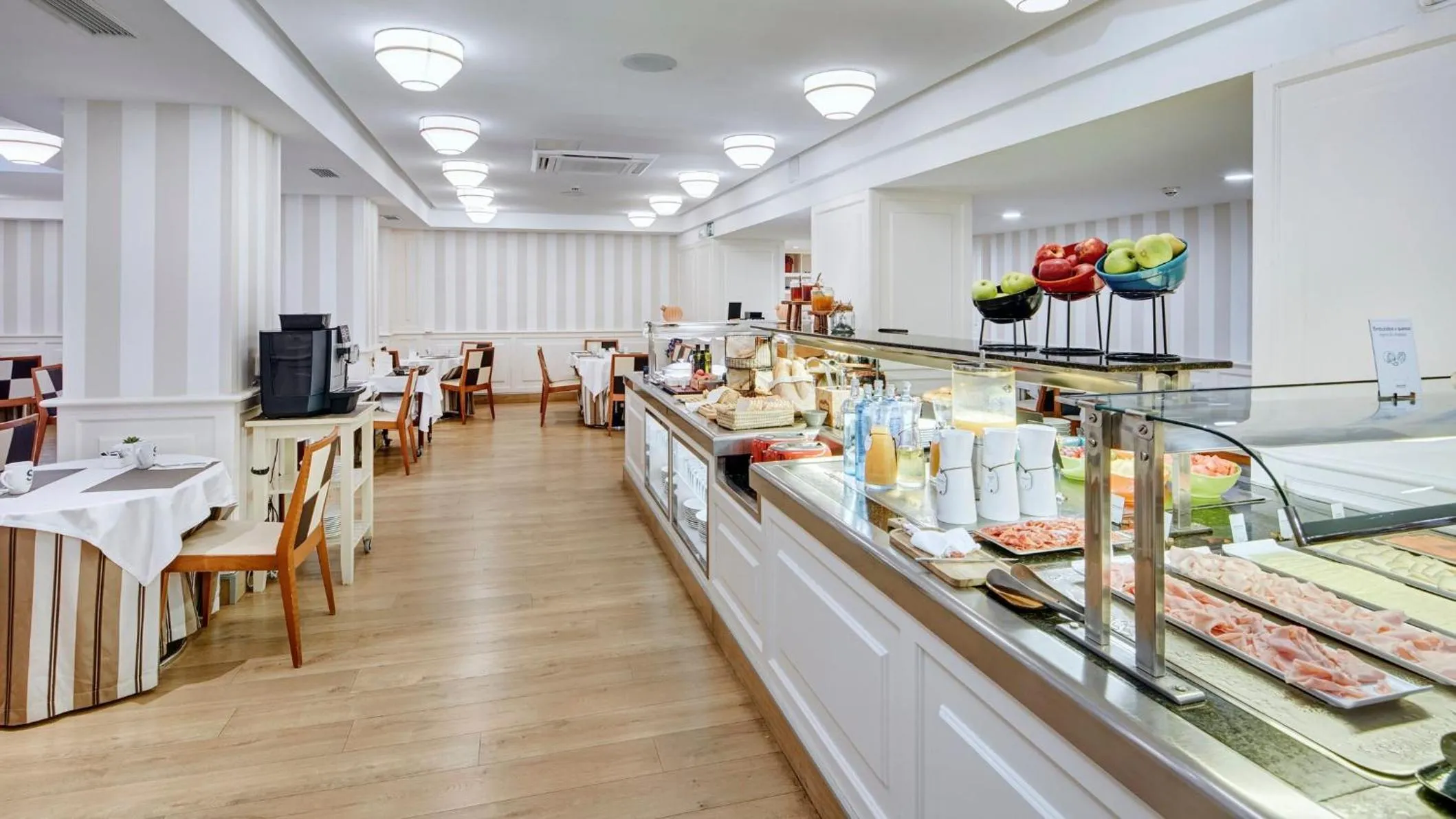 Breakfast in Sercotel Gran Hotel Conde Duque