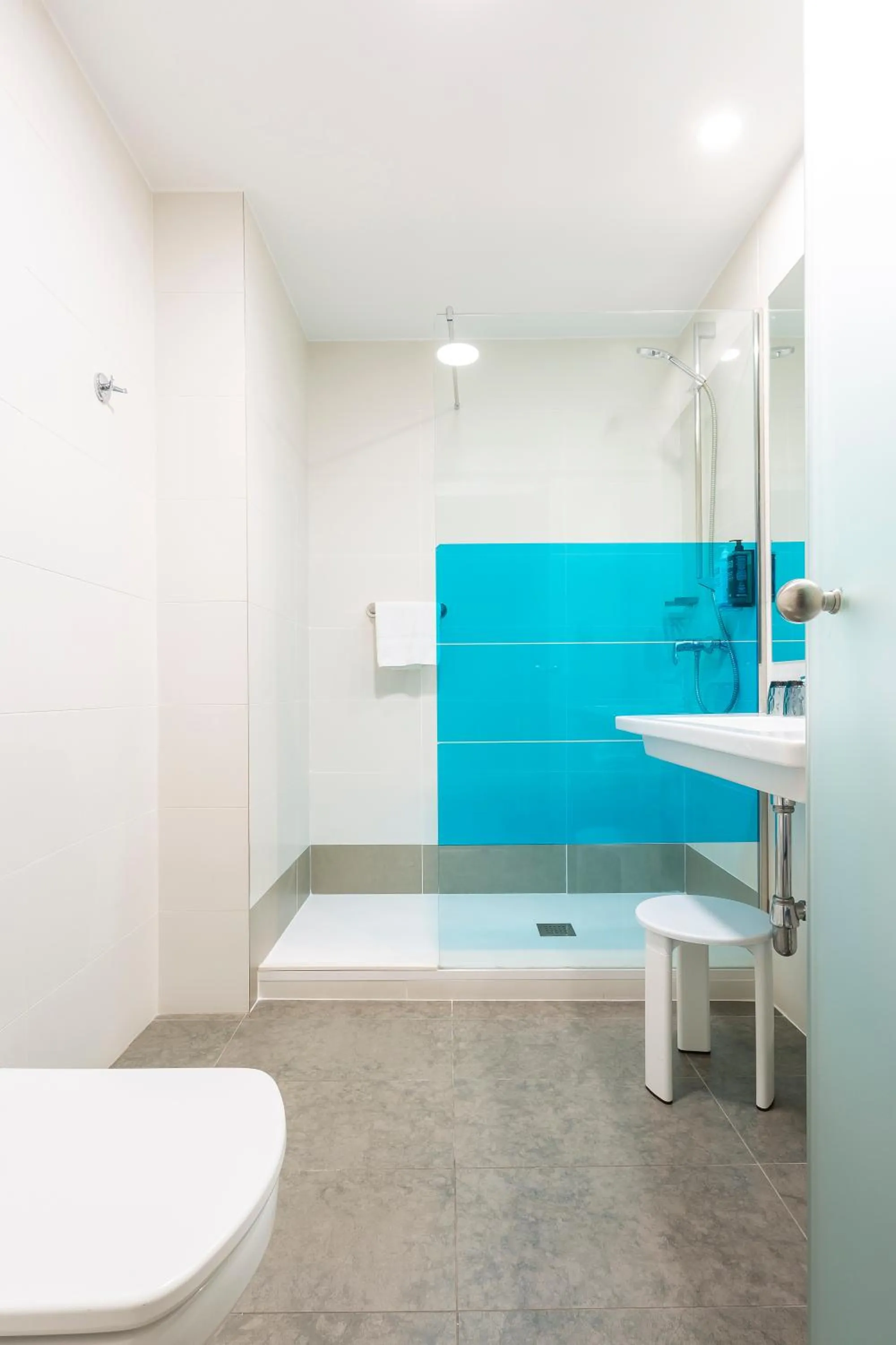 Bathroom in Ibis Styles Madrid Prado