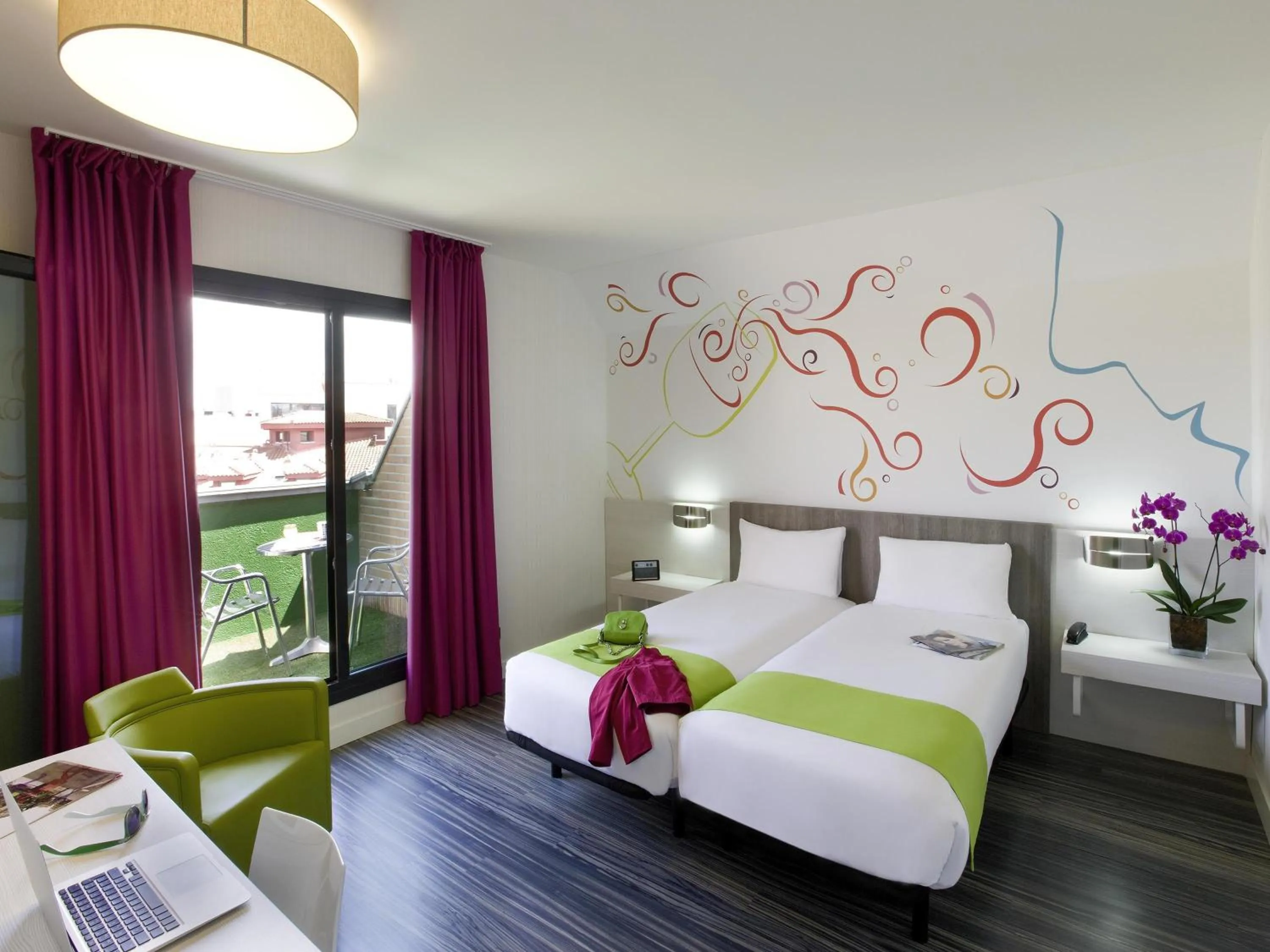 Property building, Bed in Ibis Styles Madrid Prado