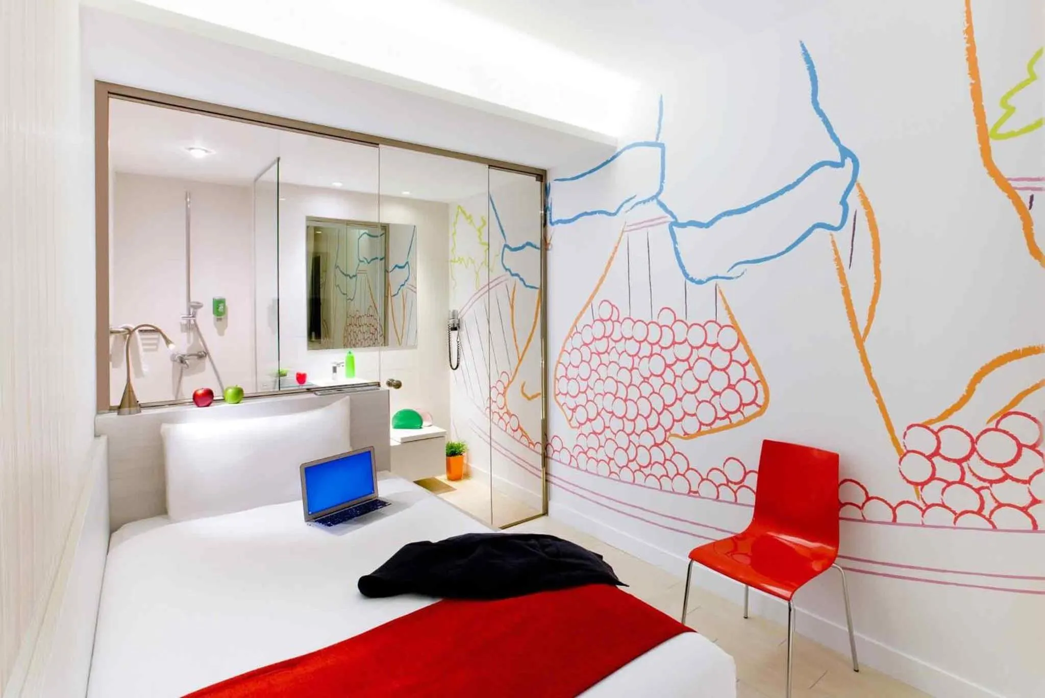 Bedroom, Bed in Ibis Styles Madrid Prado