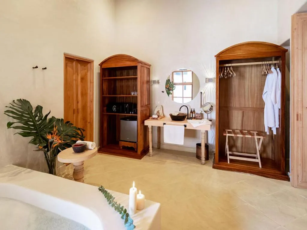 Bathroom in La Valise San Miguel de Allende, Member of Small Luxury Hotels