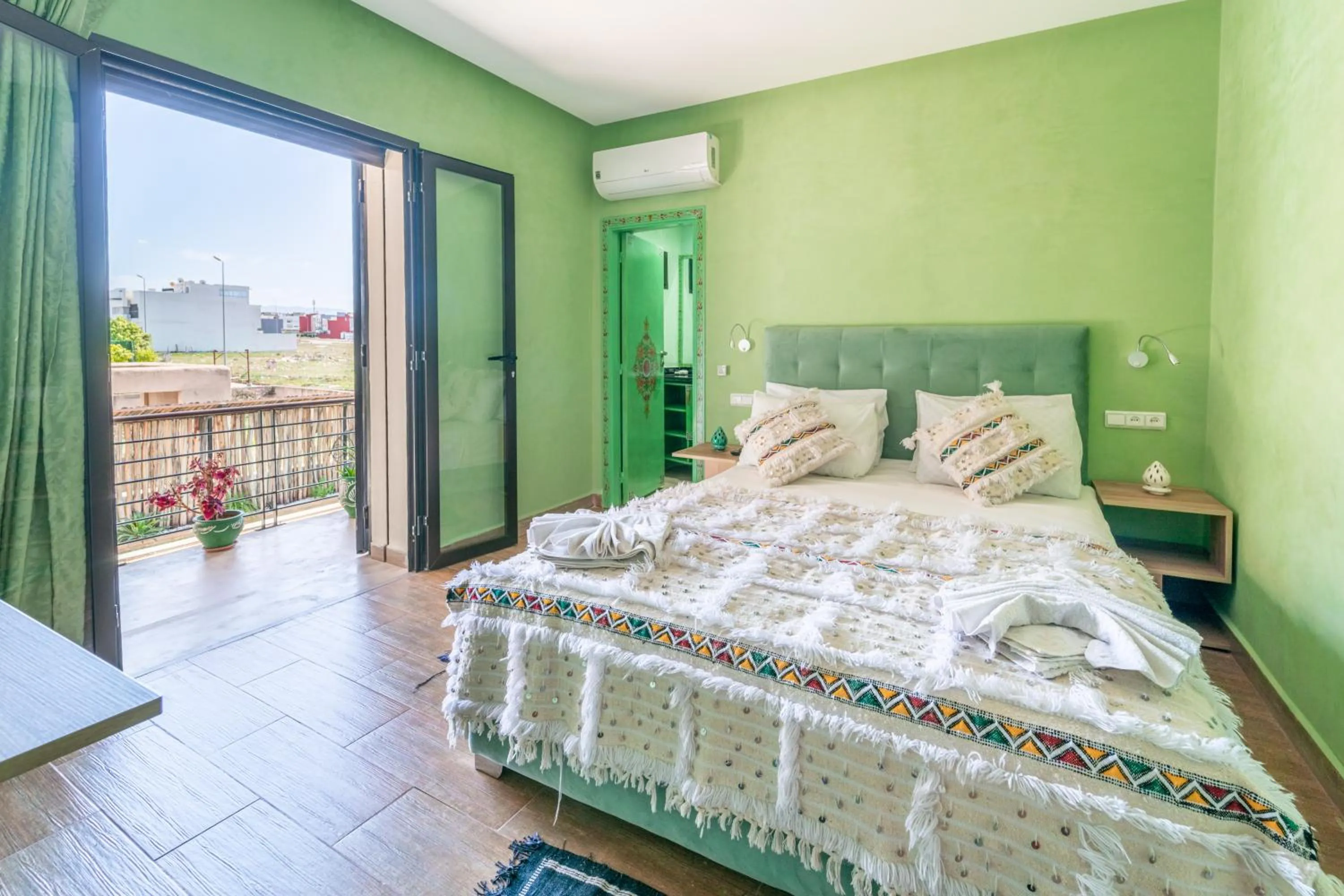 Balcony/Terrace, Bed in Riad Les Nuits De Fès