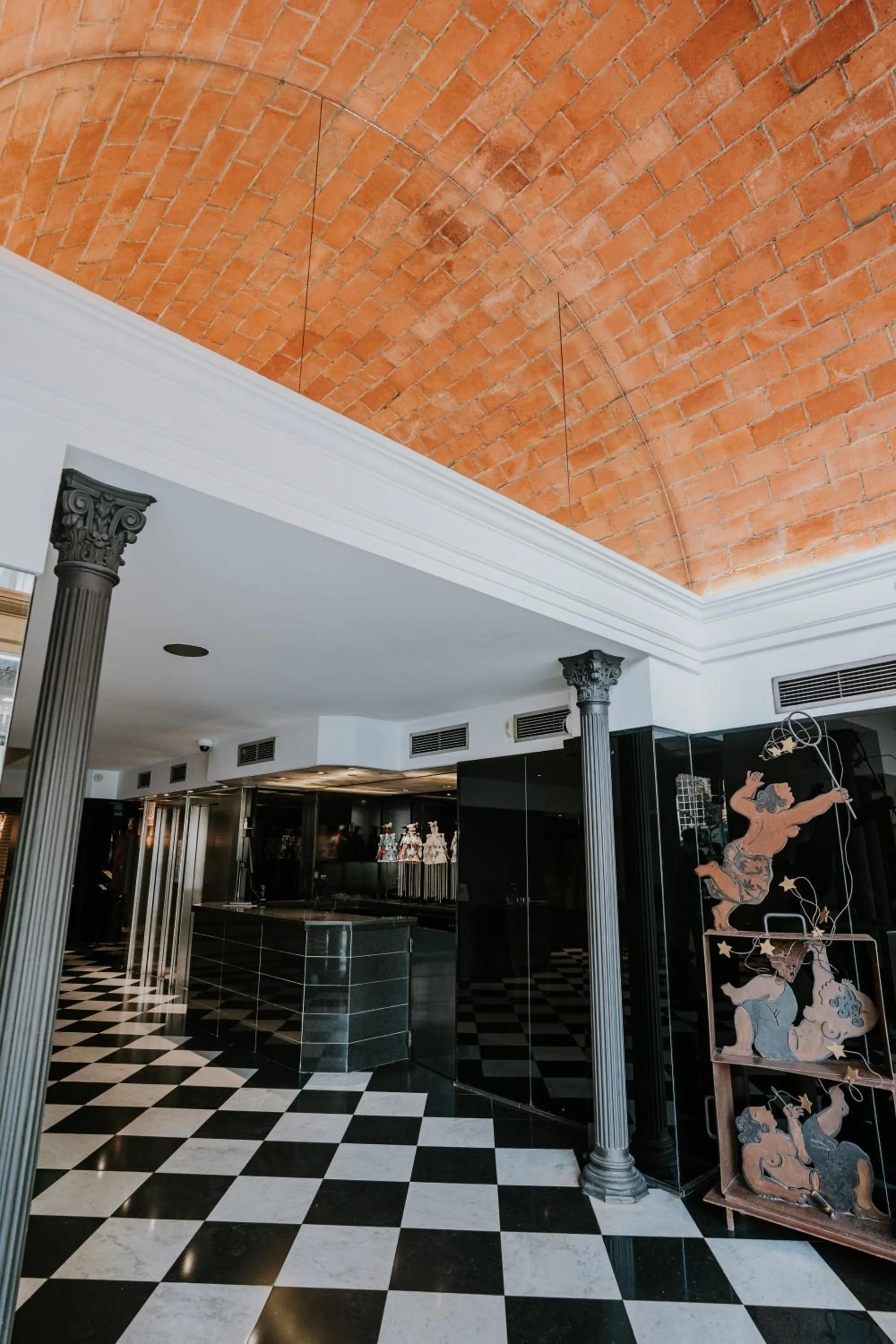 Lobby or reception in Hotel Gran Derby Suites, a Small Luxury Hotel of the World