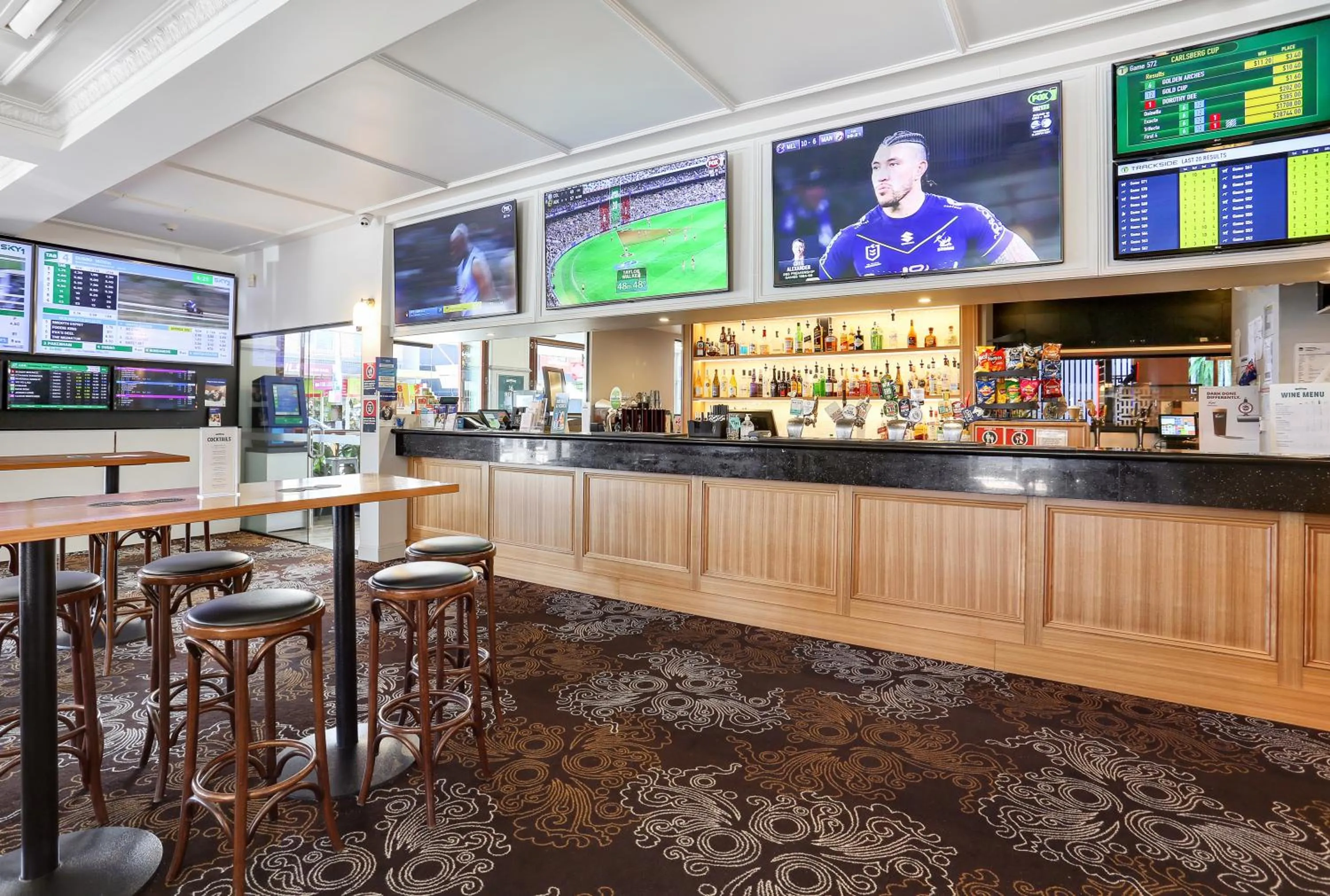Lounge or bar in Penshurst Hotel