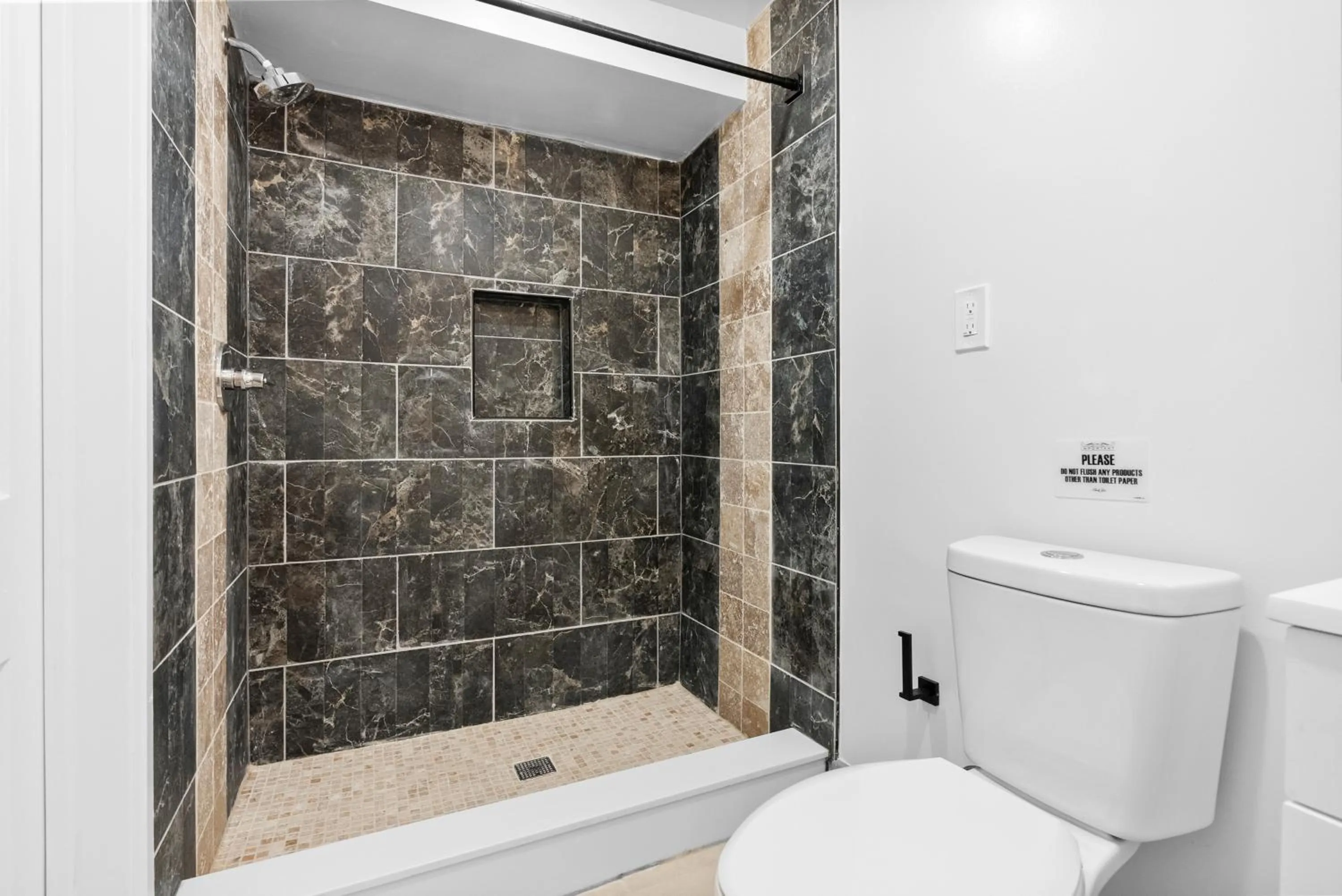 Shower in Urban Oasis Ed Sheeran Vibes 15 Mins Away