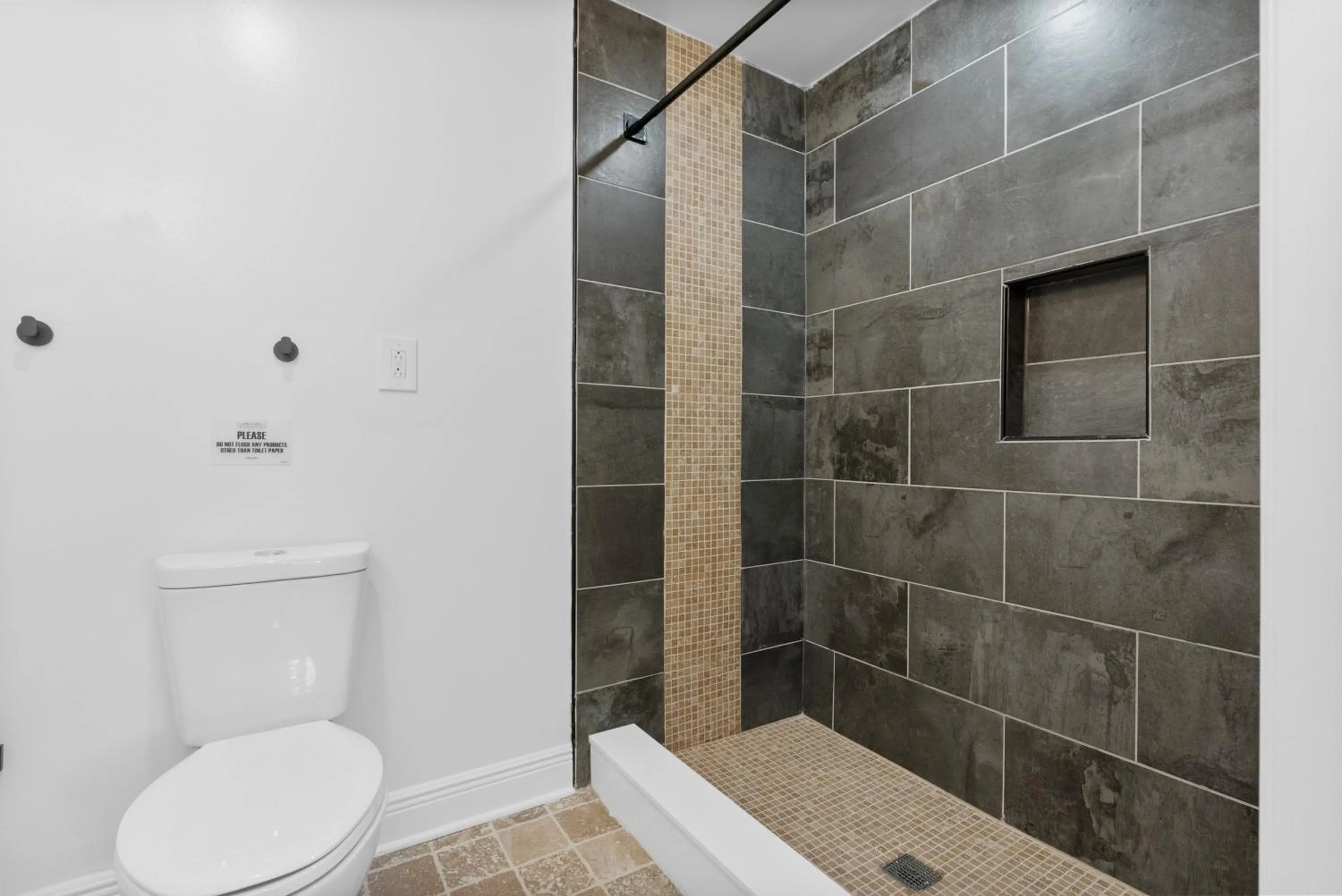 Bathroom in Urban Oasis Ed Sheeran Vibes 15 Mins Away