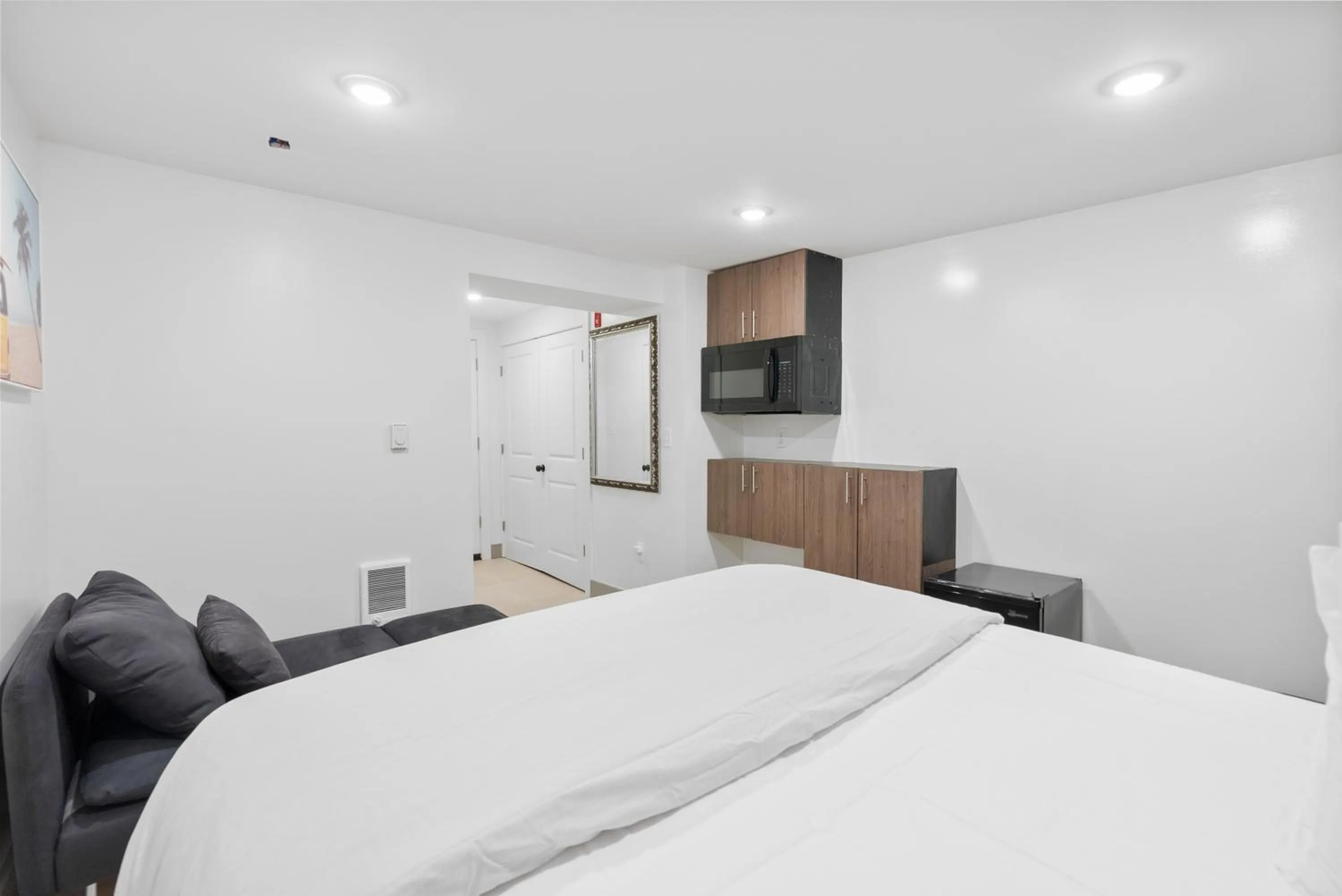 Kitchen or kitchenette, Bed in Urban Oasis Ed Sheeran Vibes 15 Mins Away