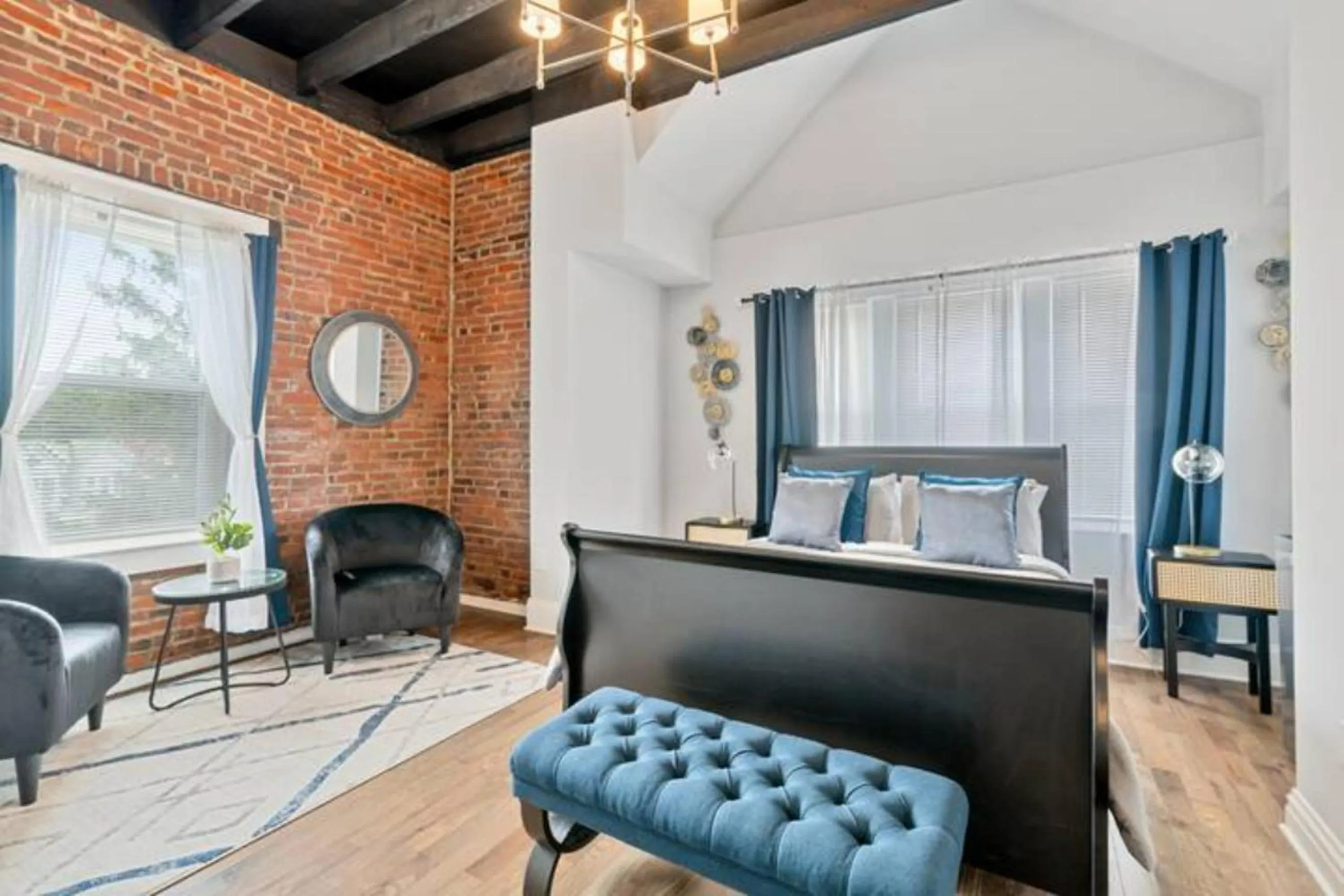 Photo of the whole room in Urban Oasis Ed Sheeran Vibes 15 Mins Away