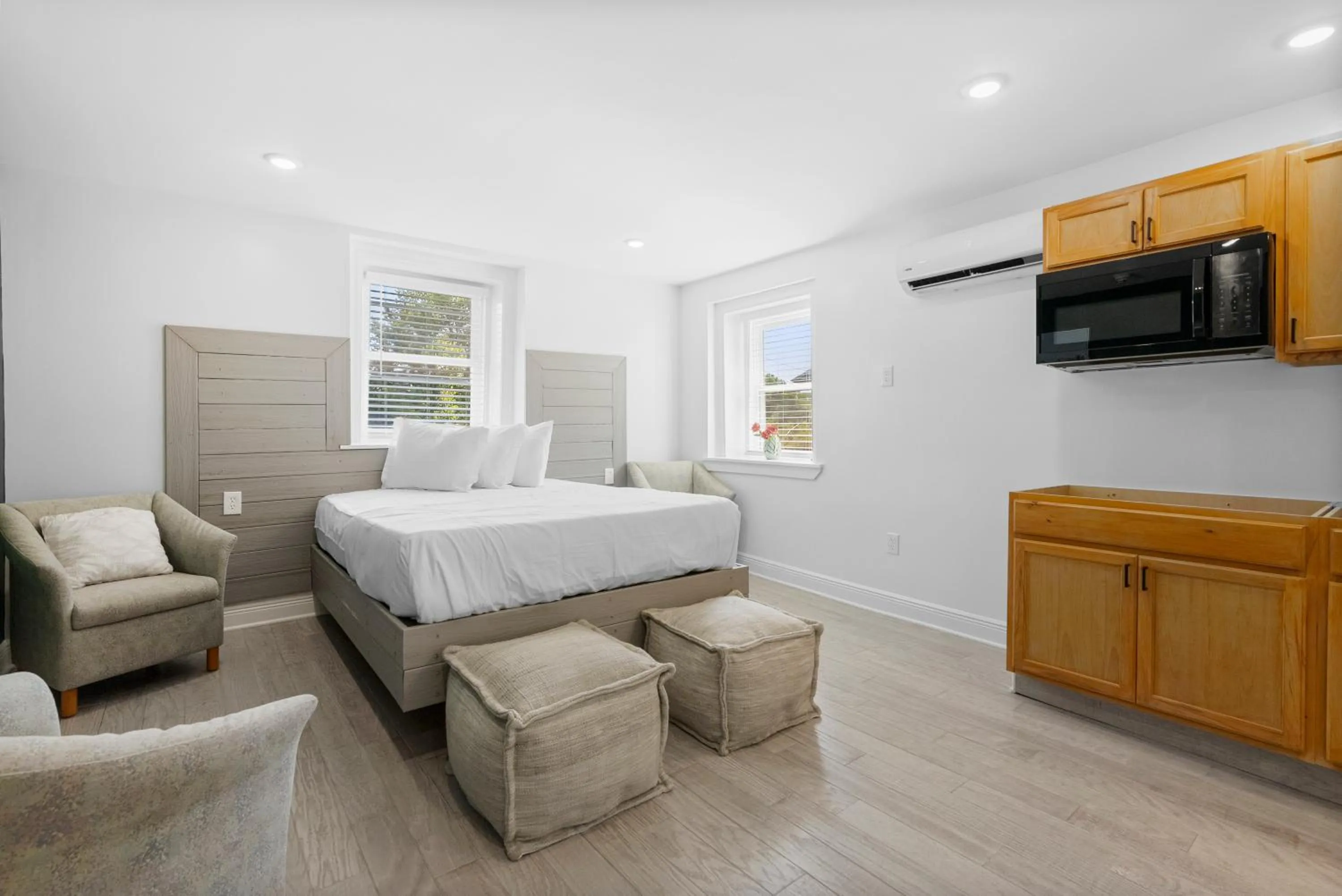 Bedroom, Bed in Urban Oasis Ed Sheeran Vibes 15 Mins Away