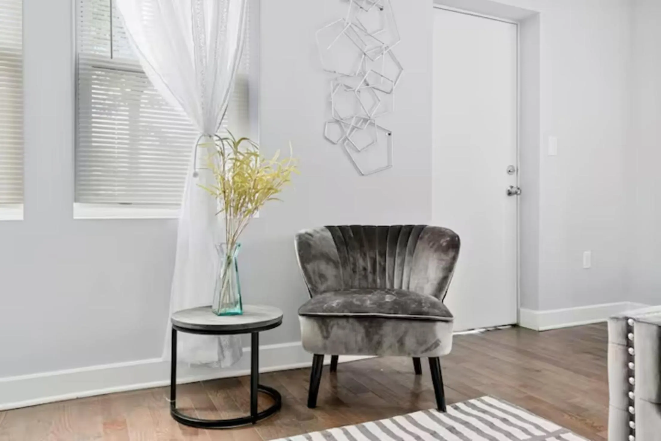 Seating area in Urban Oasis Ed Sheeran Vibes 15 Mins Away