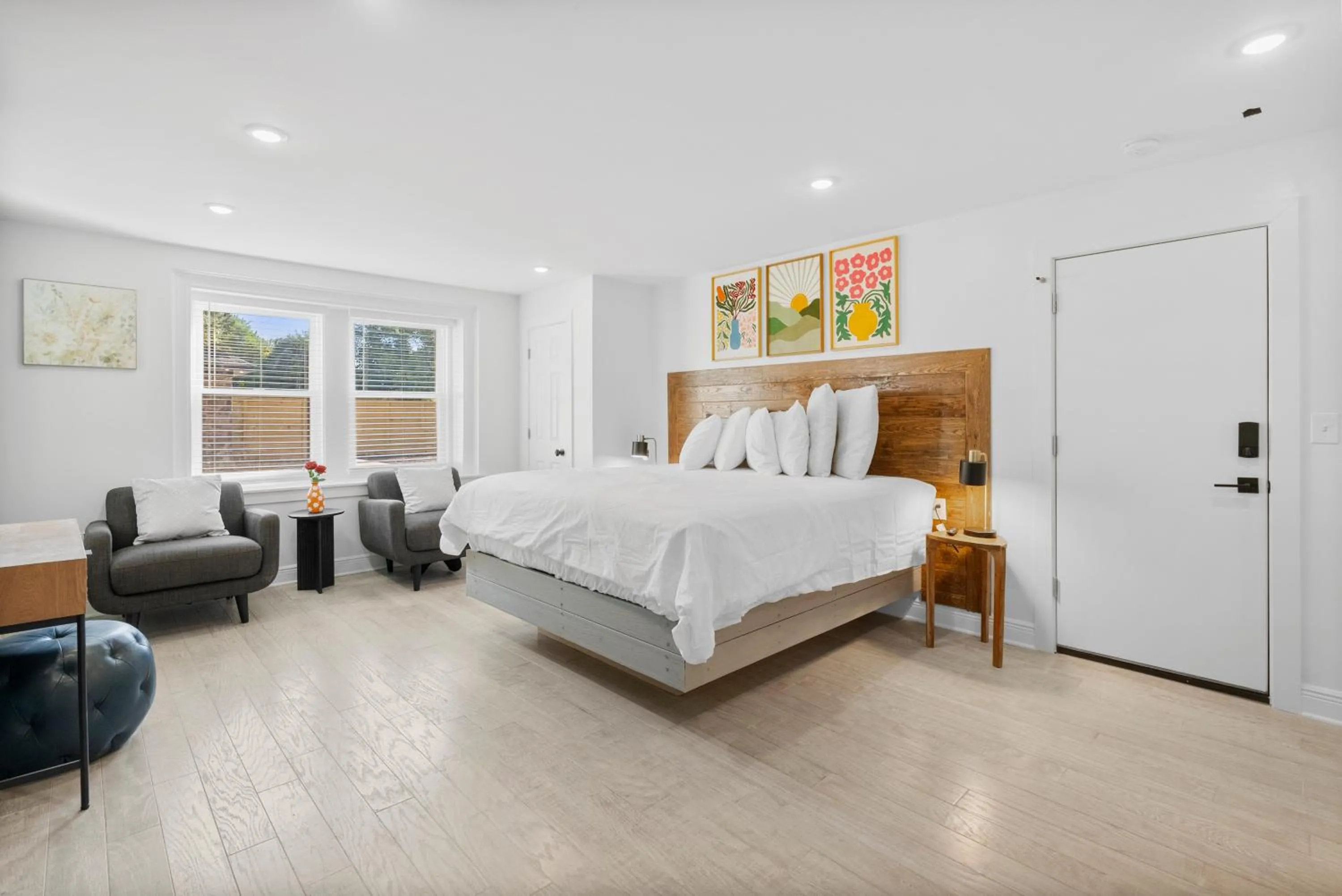 Bedroom, Bed in Urban Oasis Ed Sheeran Vibes 15 Mins Away