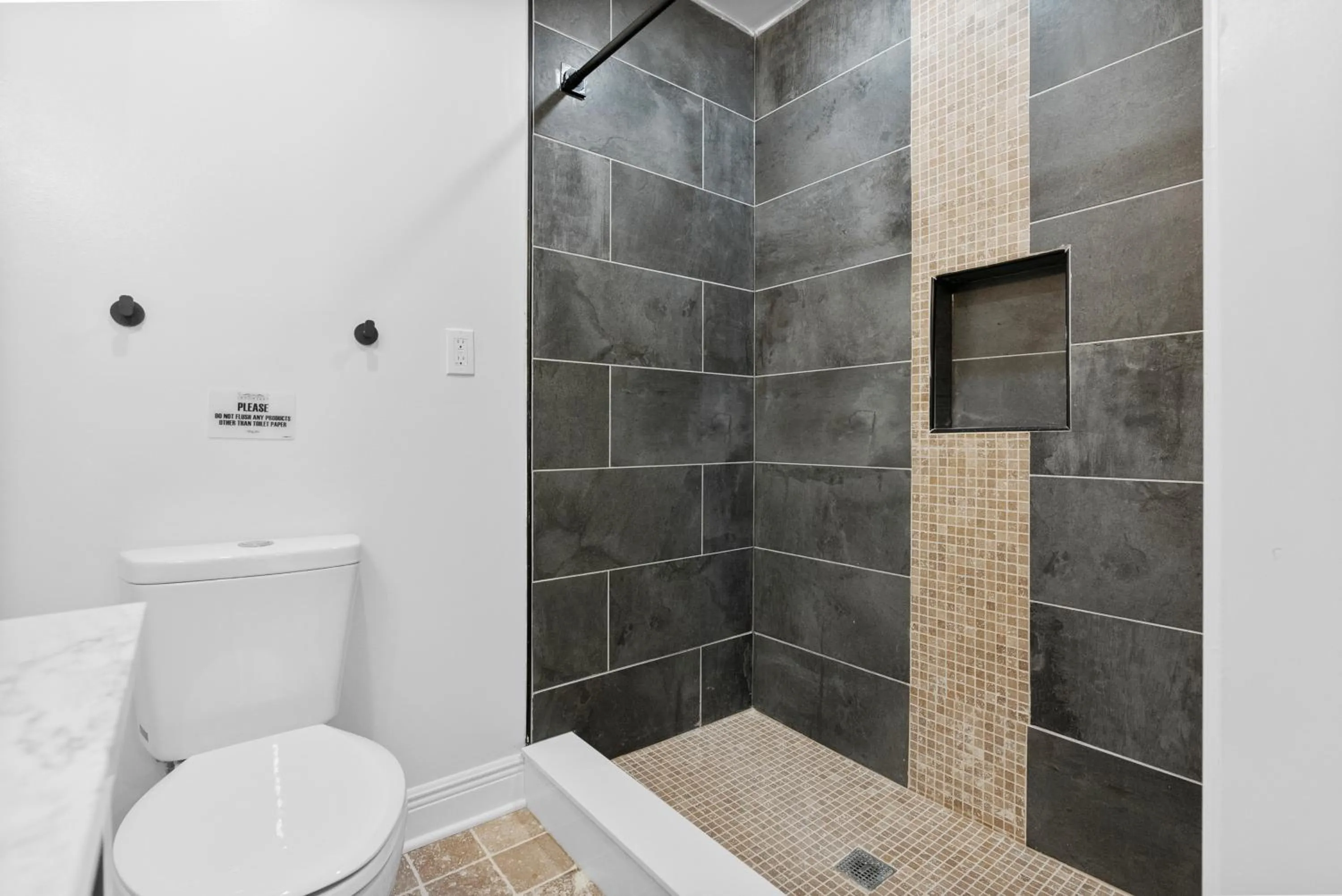 Bathroom in Urban Oasis Ed Sheeran Vibes 15 Mins Away