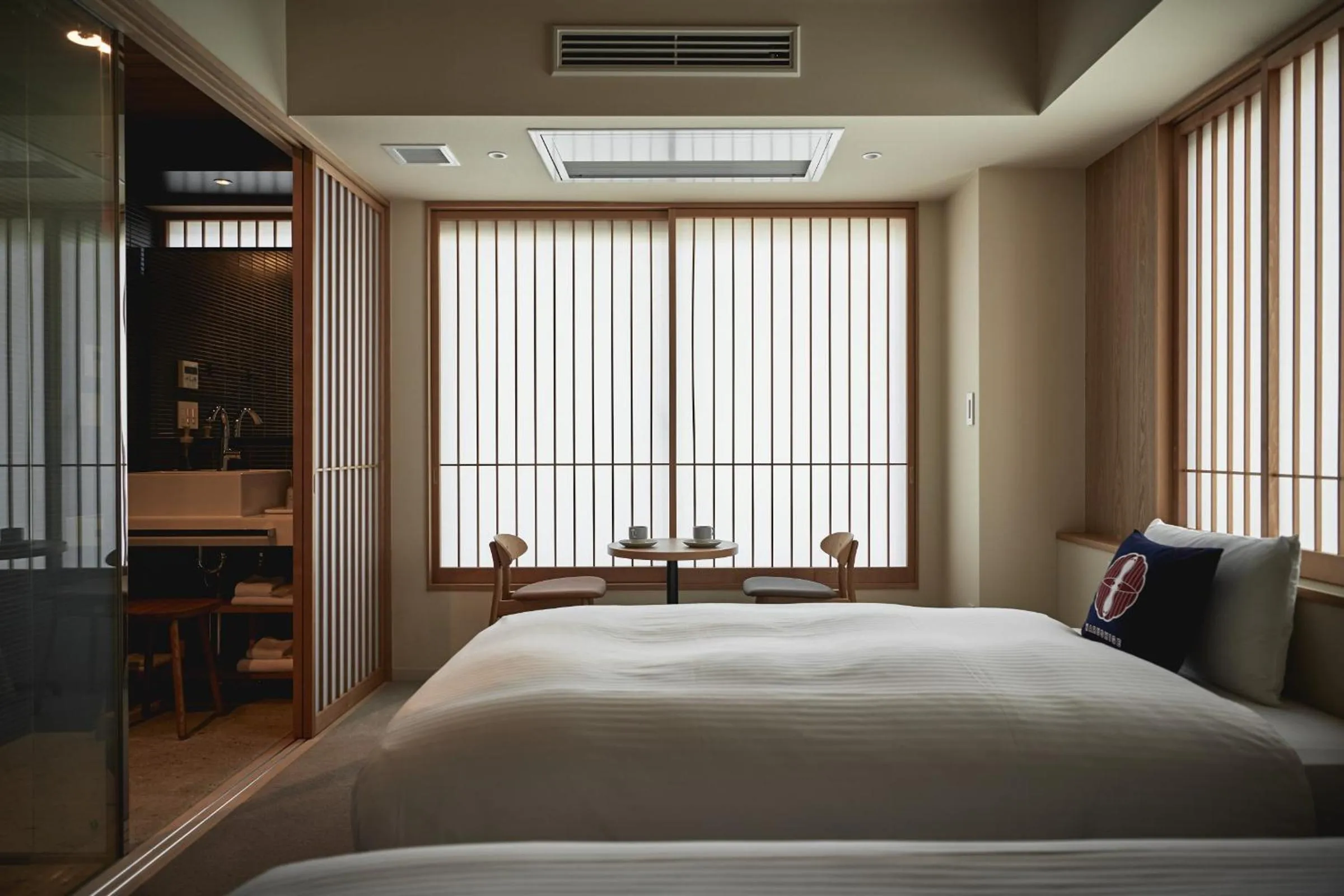 Photo of the whole room in THE HOTELS HAKATA Harushige SHINKAN