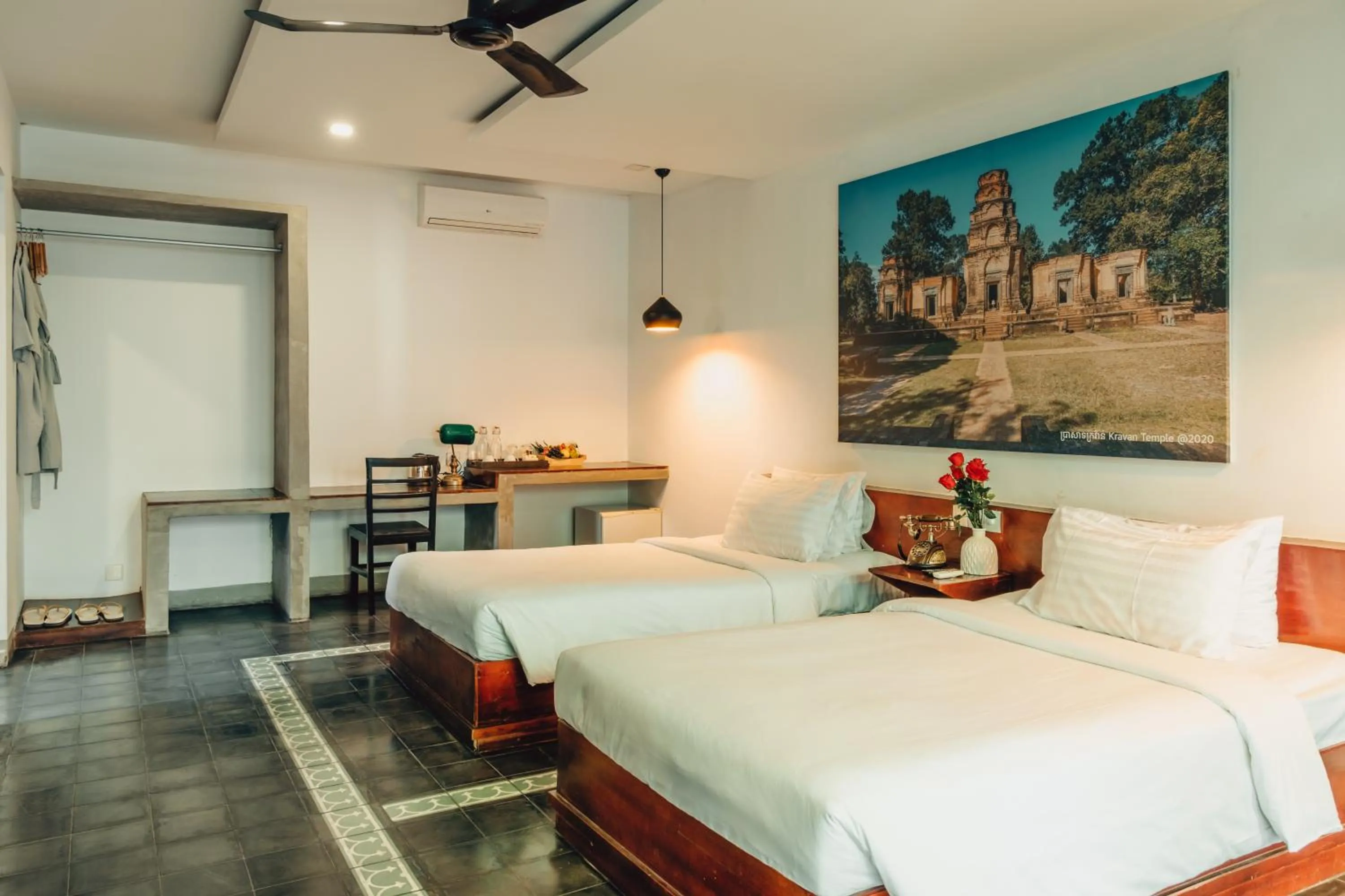 Photo of the whole room, Bed in Bopha Watbo Residence