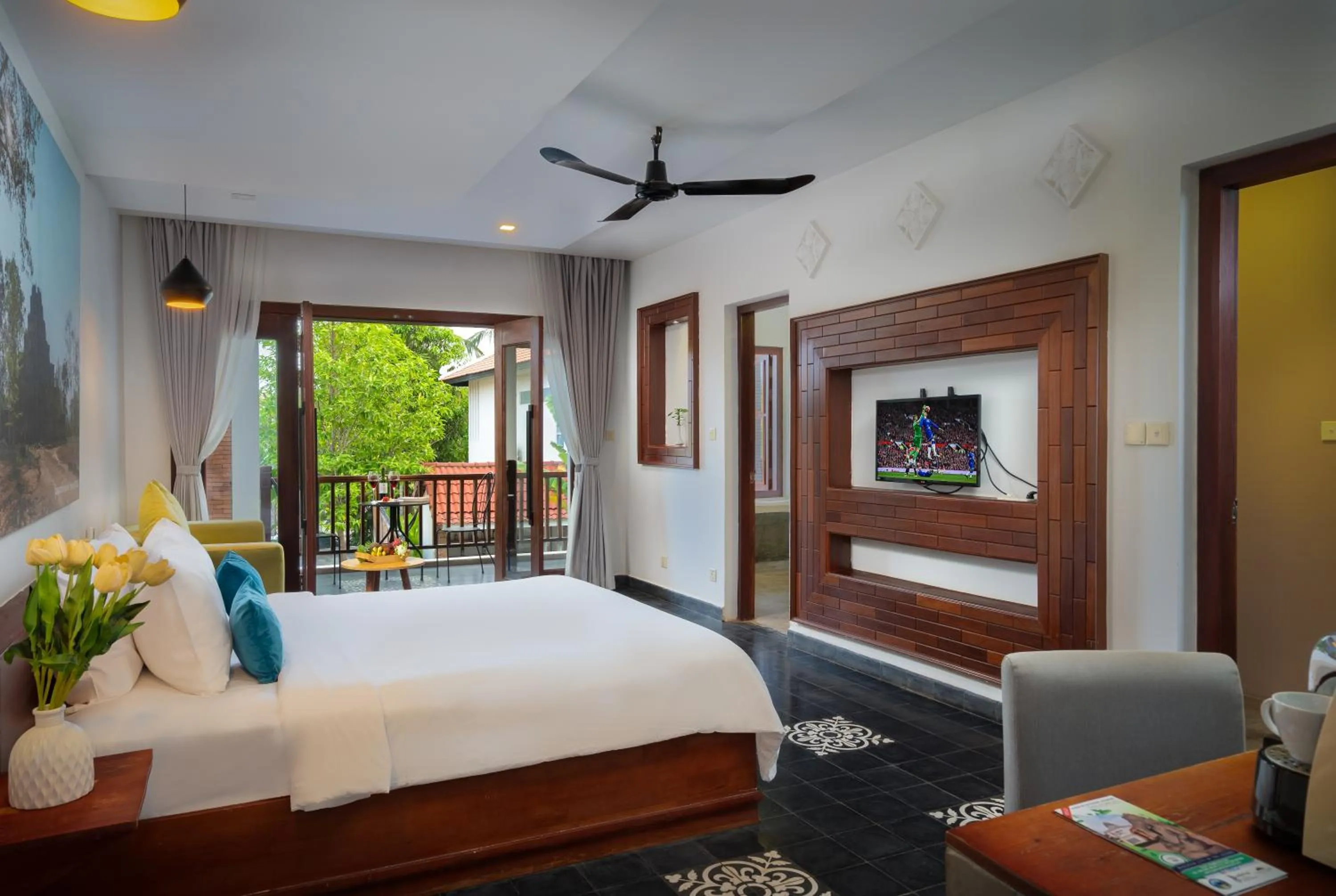 View (from property/room), Bed in Bopha Watbo Residence