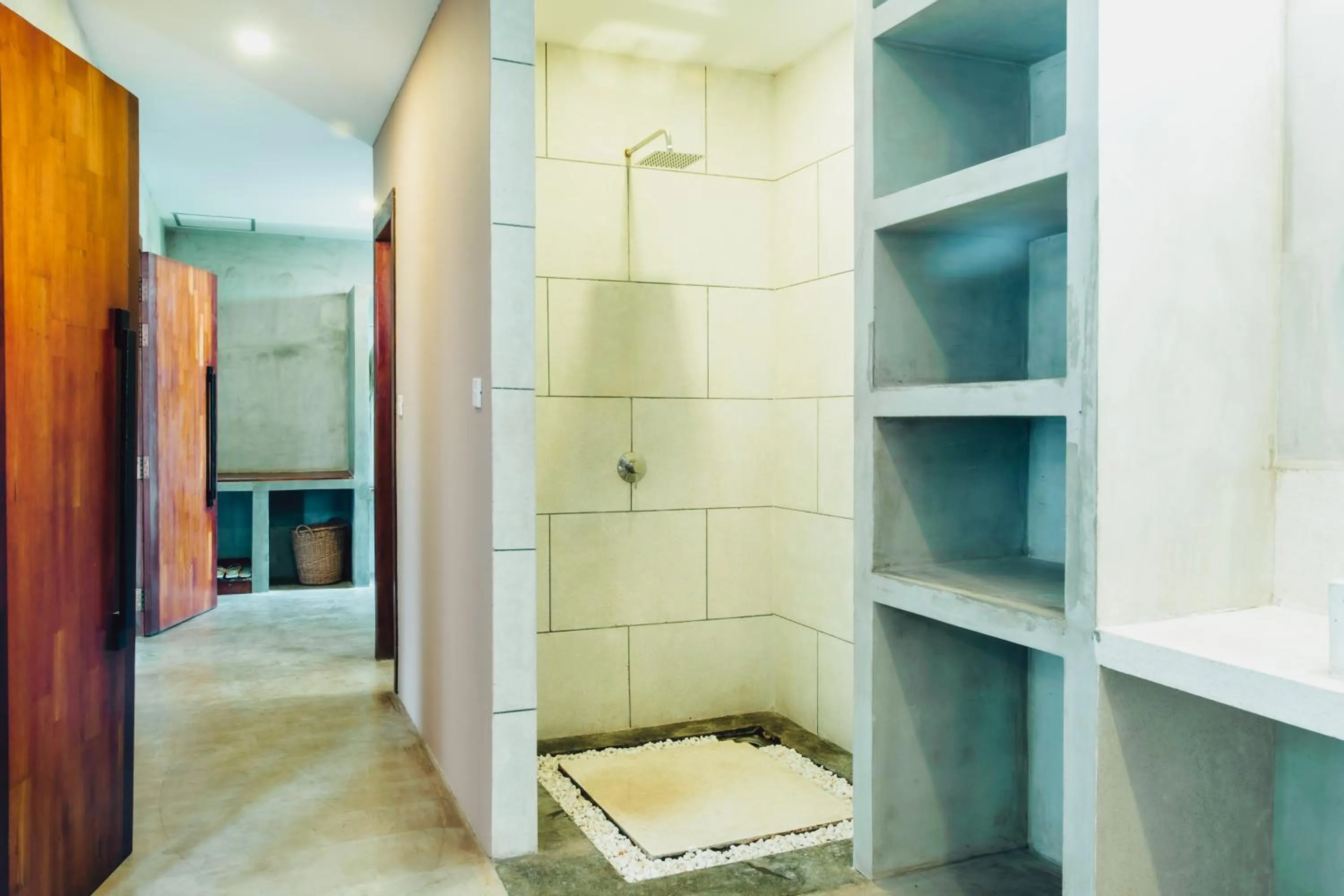 Shower in Bopha Watbo Residence