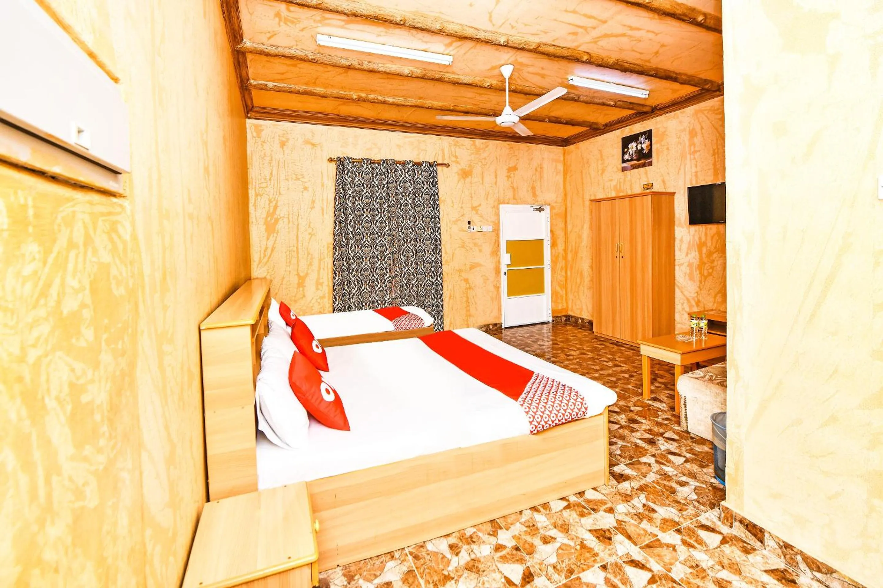 Bedroom, Bed in OYO 138 Gulf Sand Motel