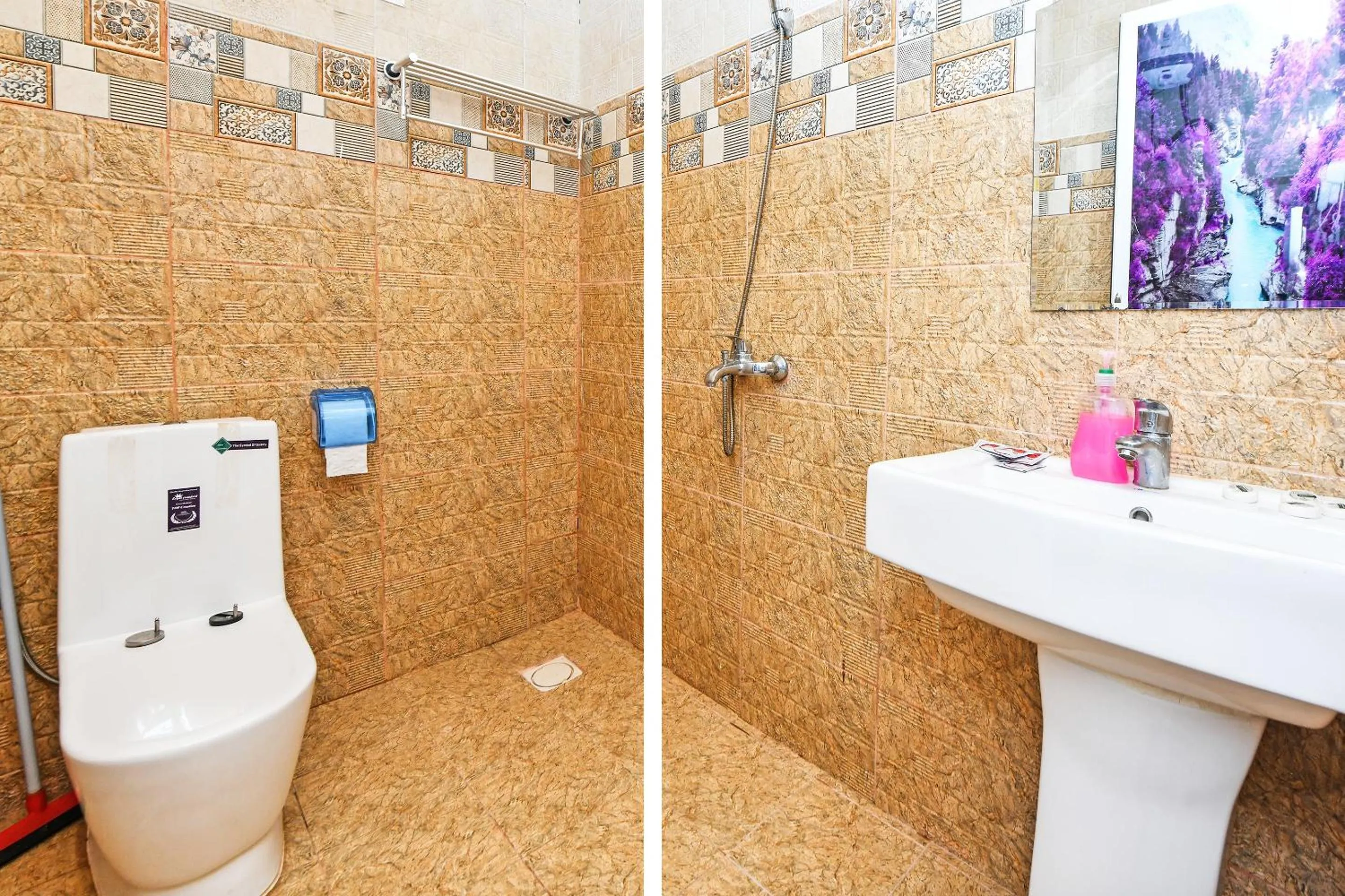 Bathroom in OYO 138 Gulf Sand Motel