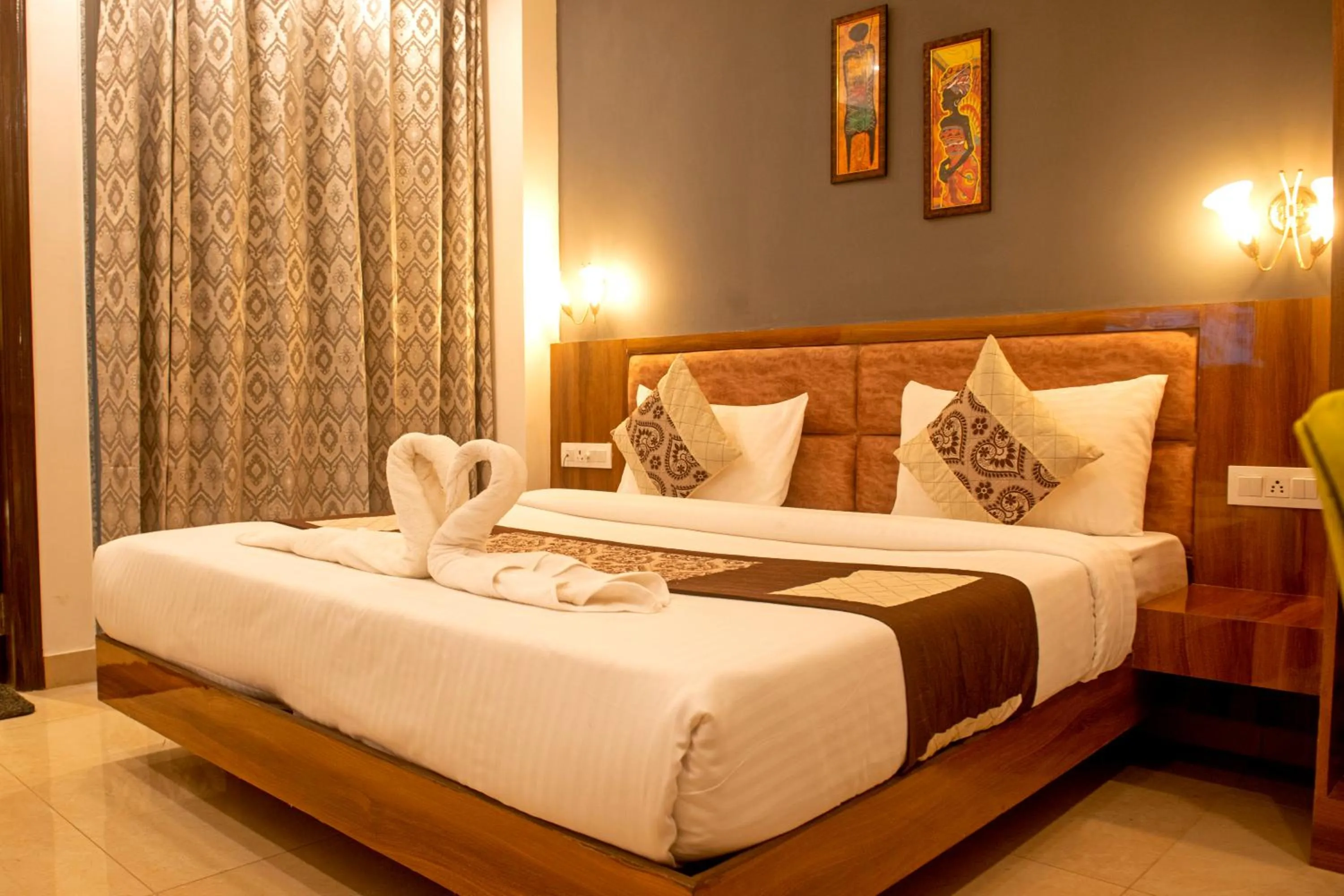 Bed in Posh Residency Artemis Hospital Road Gurgaon