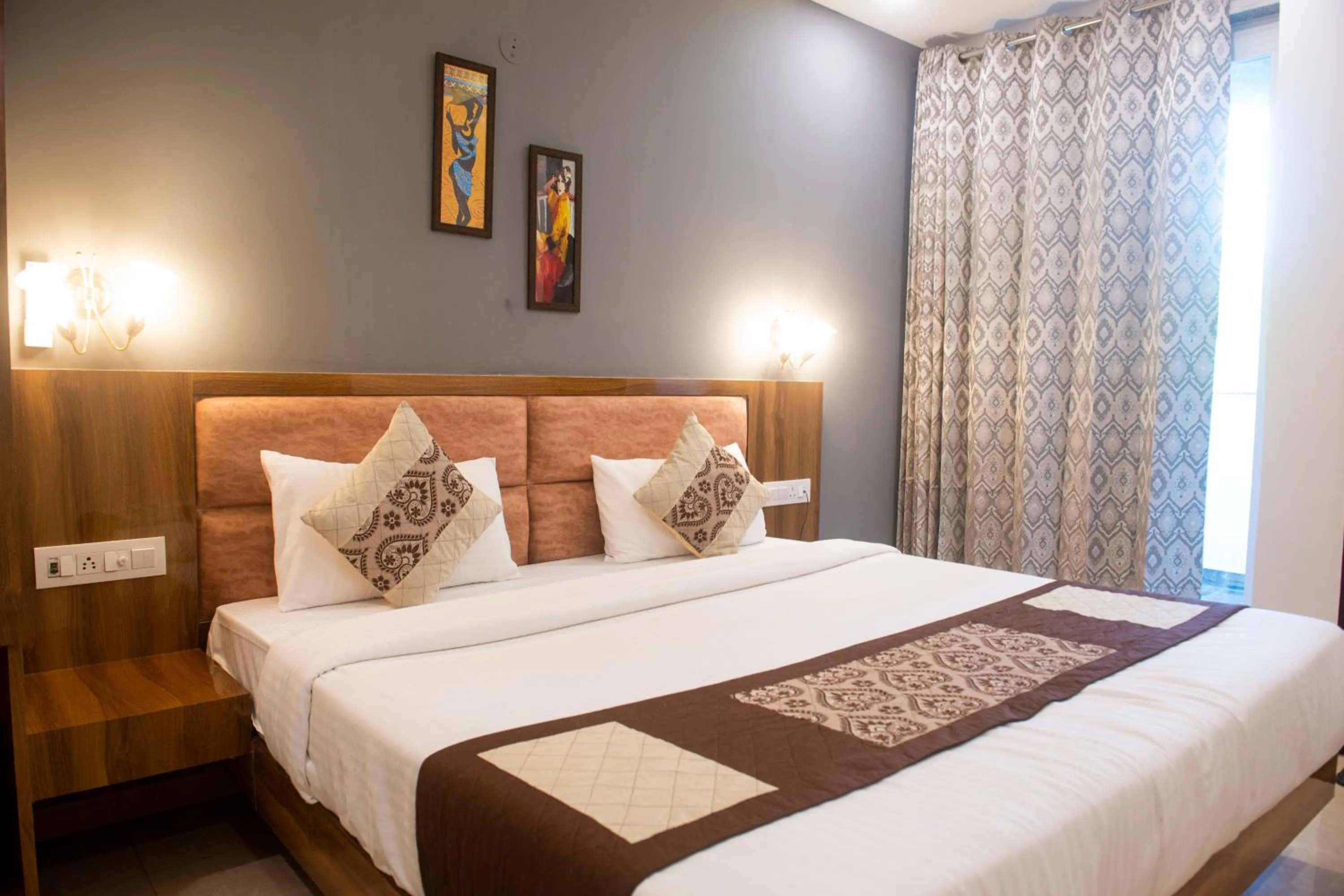 Bed in Posh Residency Artemis Hospital Road Gurgaon