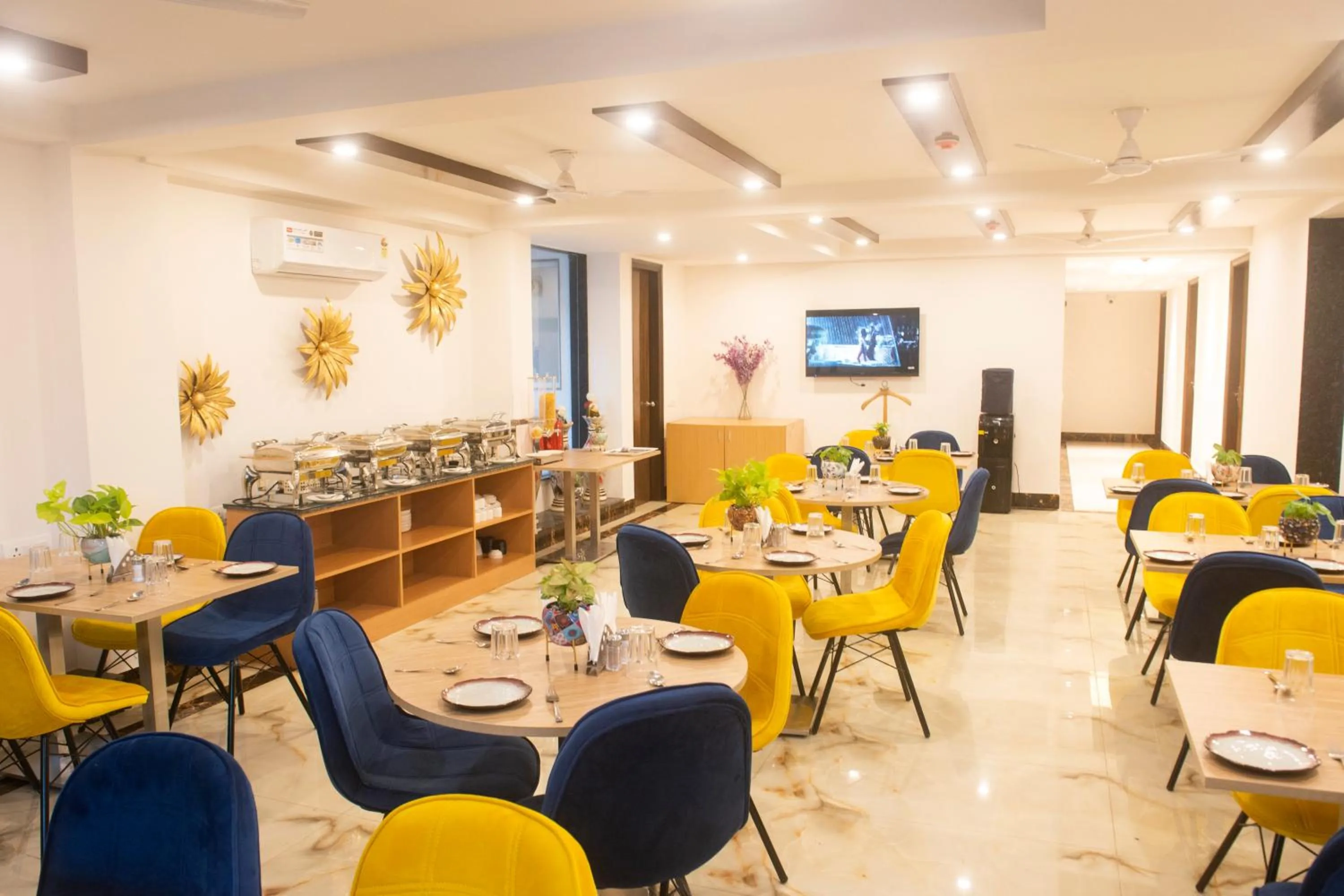 Restaurant/places to eat in Posh Residency Artemis Hospital Road Gurgaon
