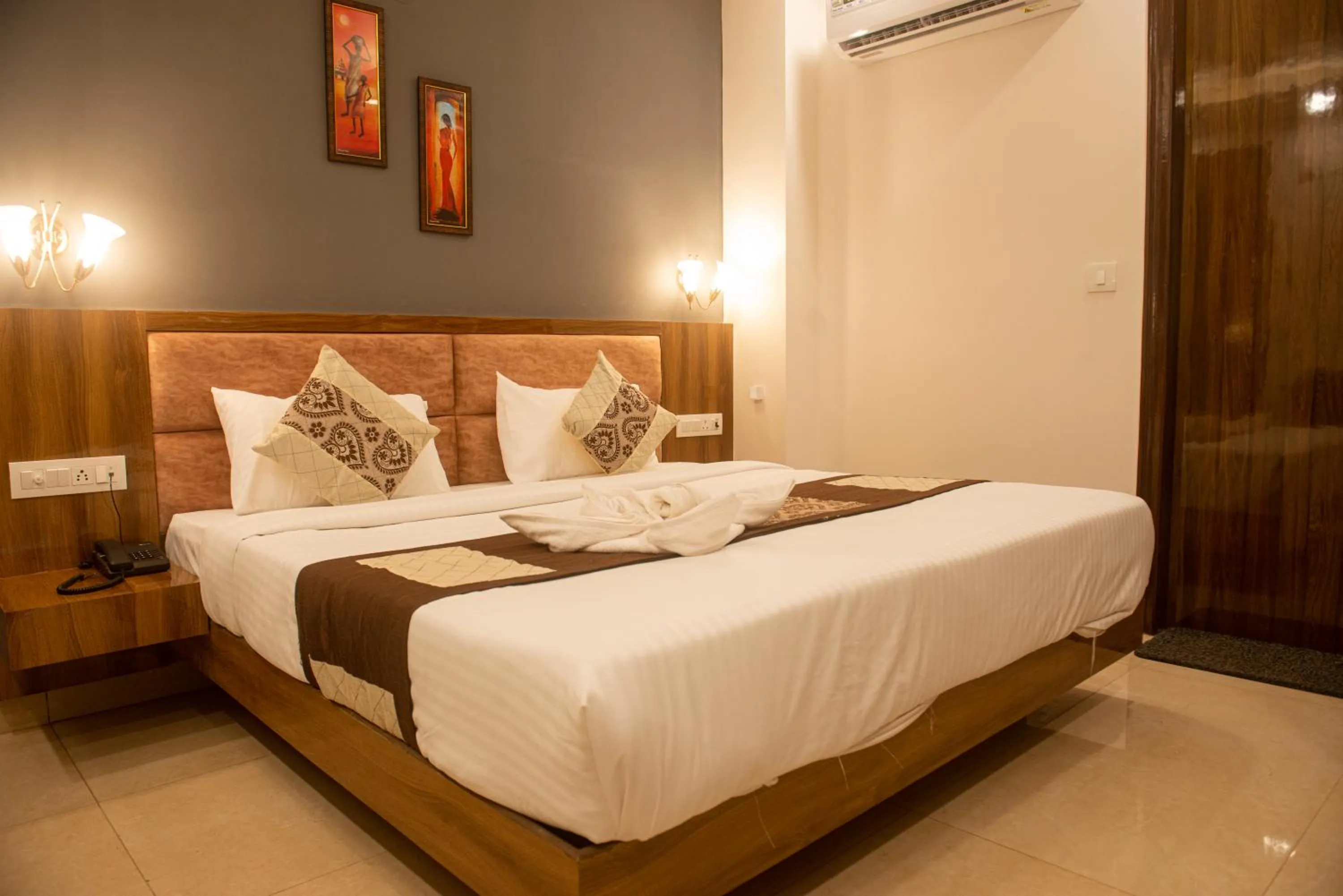 Bed in Posh Residency Artemis Hospital Road Gurgaon