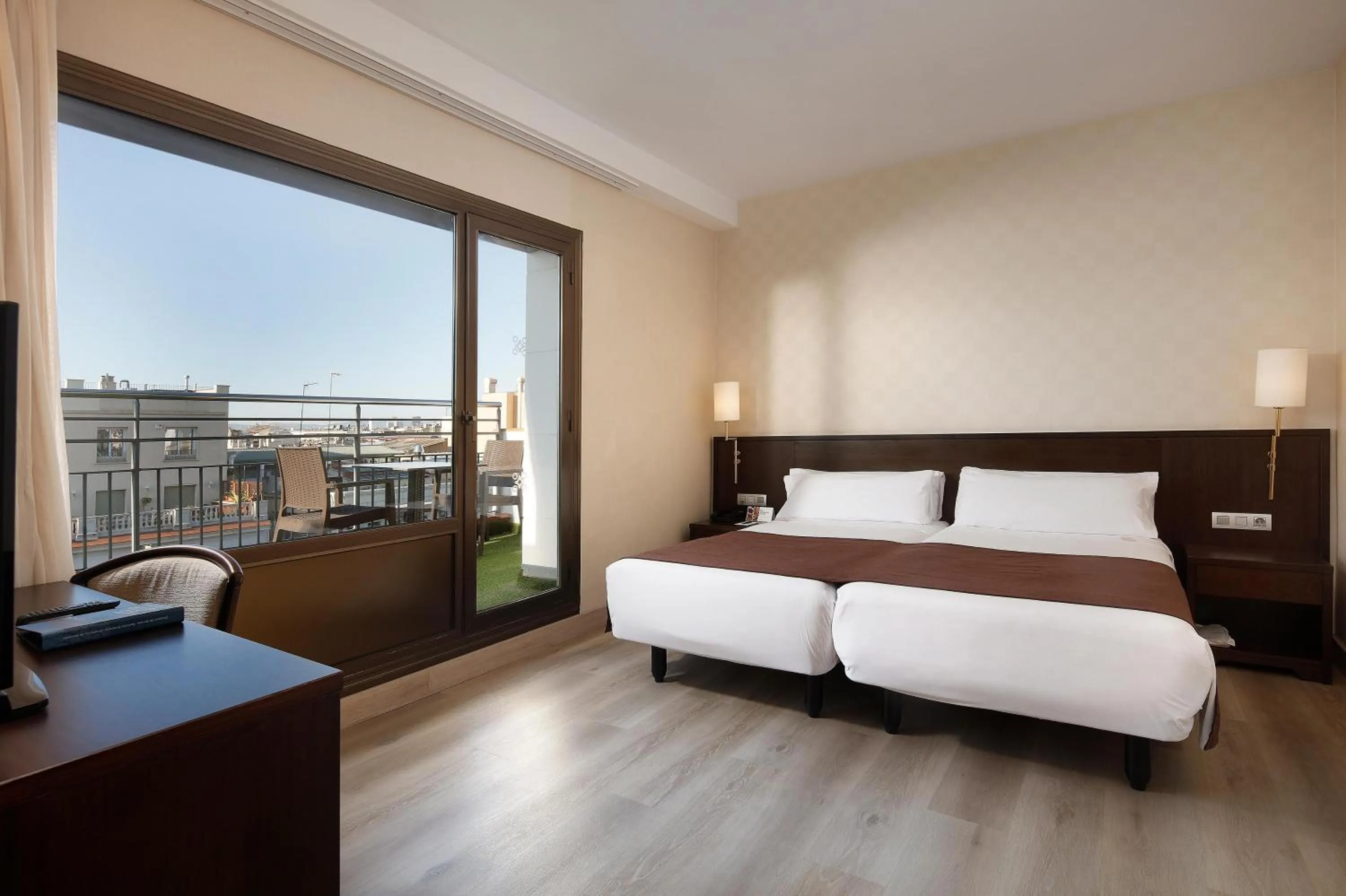 Photo of the whole room, Bed in HCC Regente